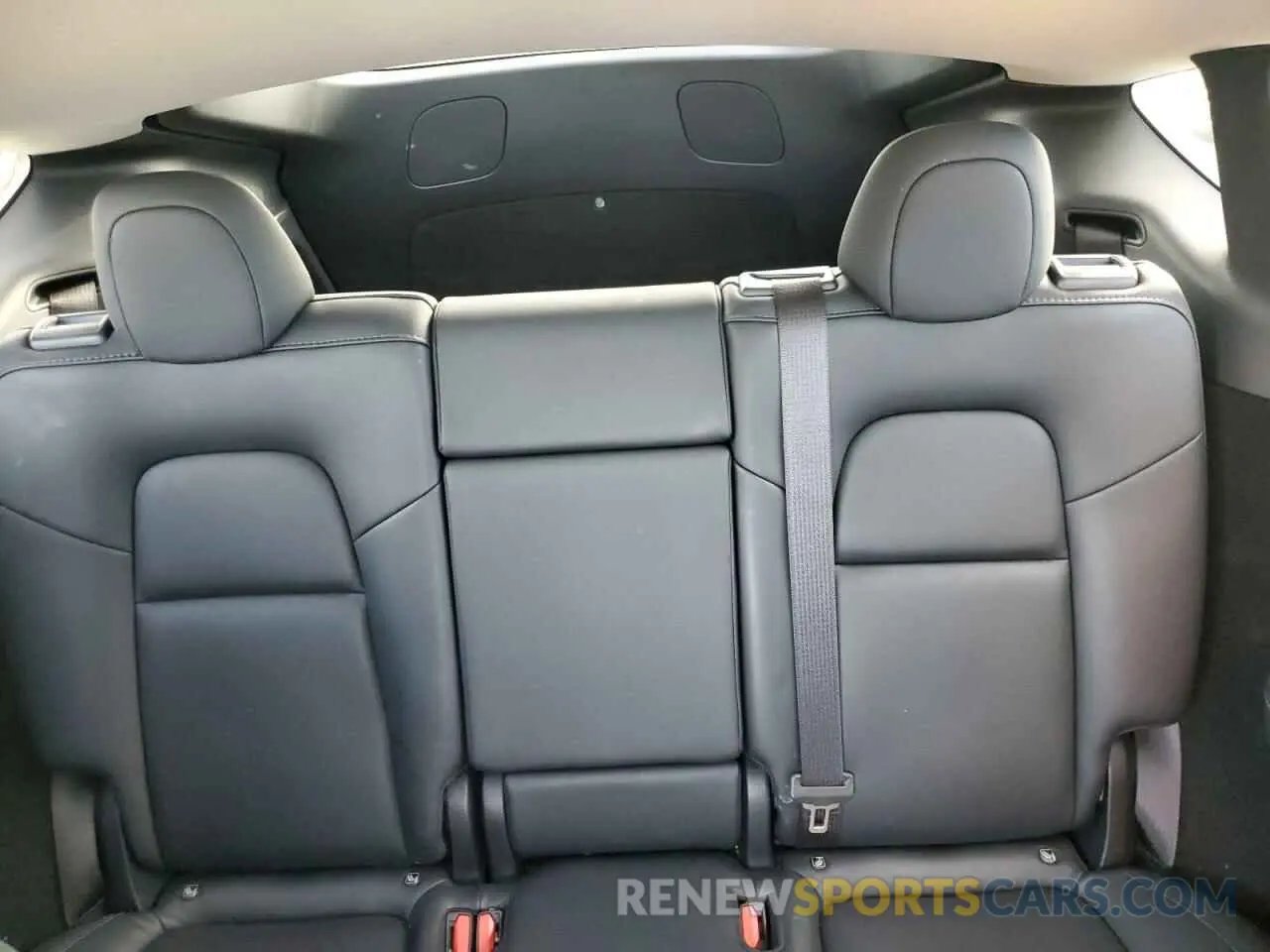 10 Photograph of a damaged car 7SAYGDEFXPF850123 TESLA MODEL Y 2023