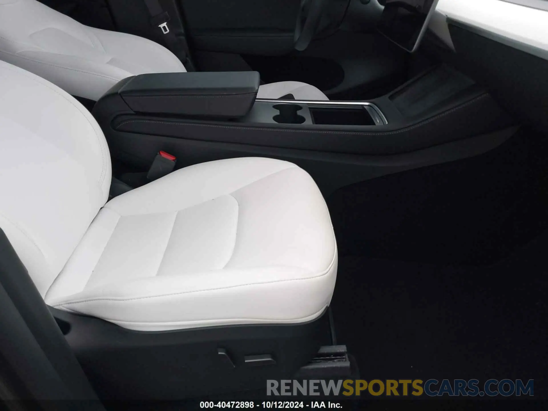 5 Photograph of a damaged car 7SAYGDEFXPF978345 TESLA MODEL Y 2023