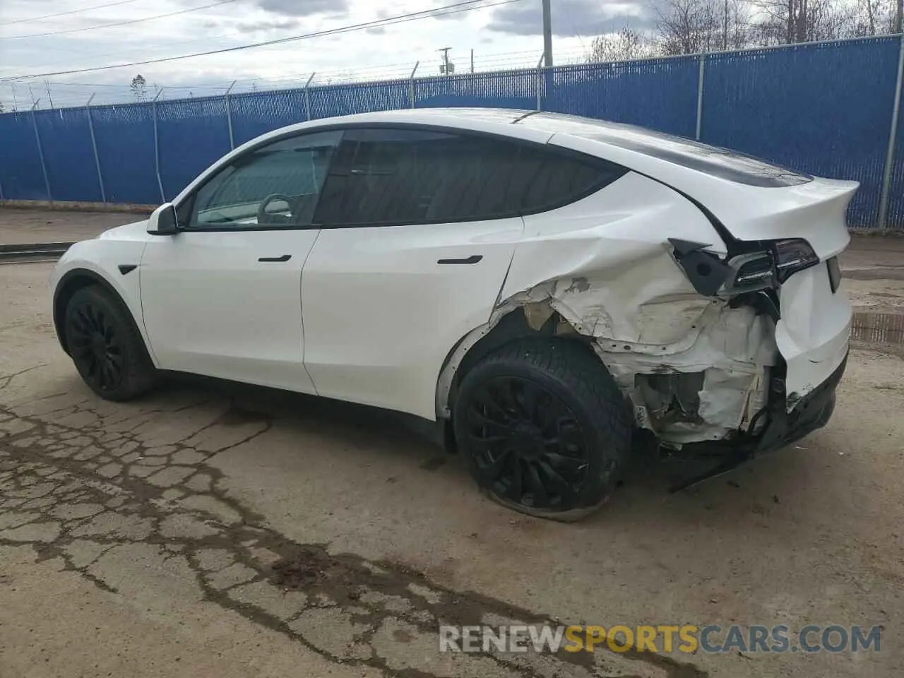 2 Фотография поврежденного автомобиля LRWYGDEEXPC228734 TESLA MODEL Y 2023