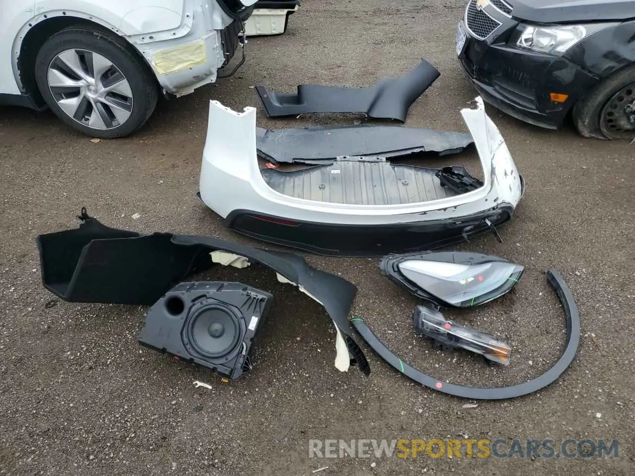 13 Photograph of a damaged car LRWYGDFD5PC901807 TESLA MODEL Y 2023