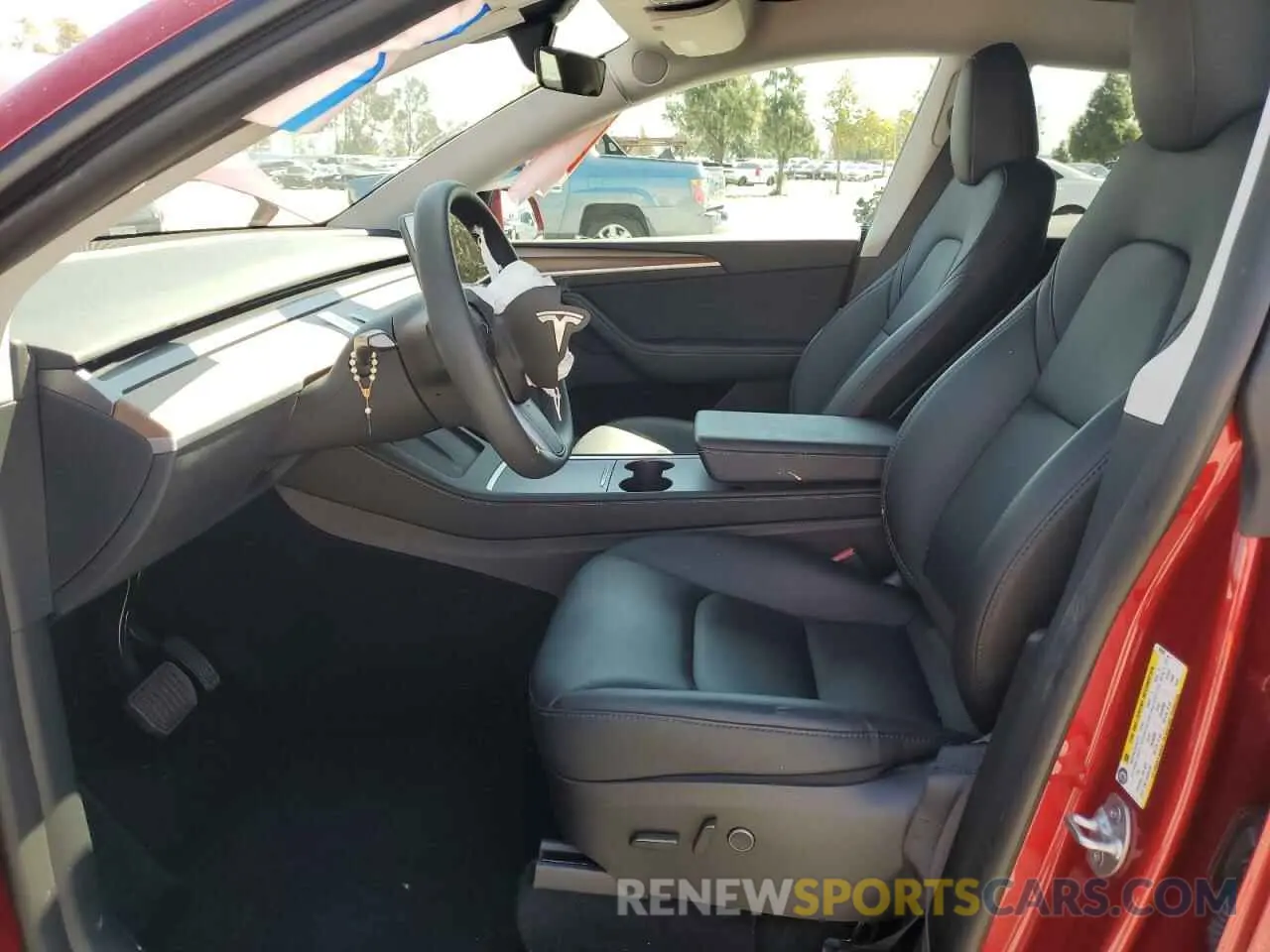 7 Photograph of a damaged car 7SAYGAEE0RF016323 TESLA MODEL Y 2024