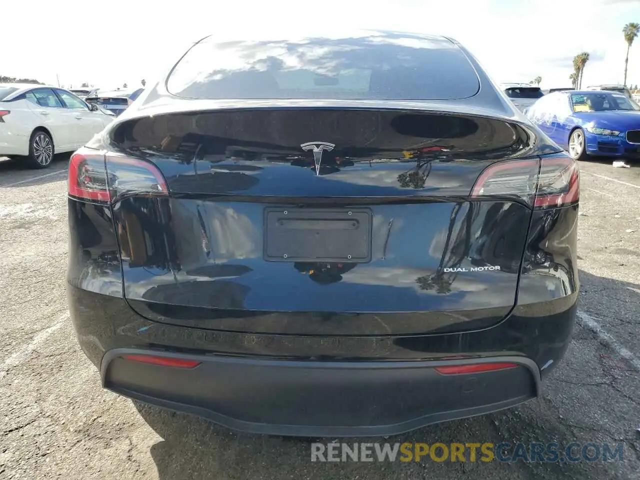 6 Photograph of a damaged car 7SAYGAEE0RF062945 TESLA MODEL Y 2024