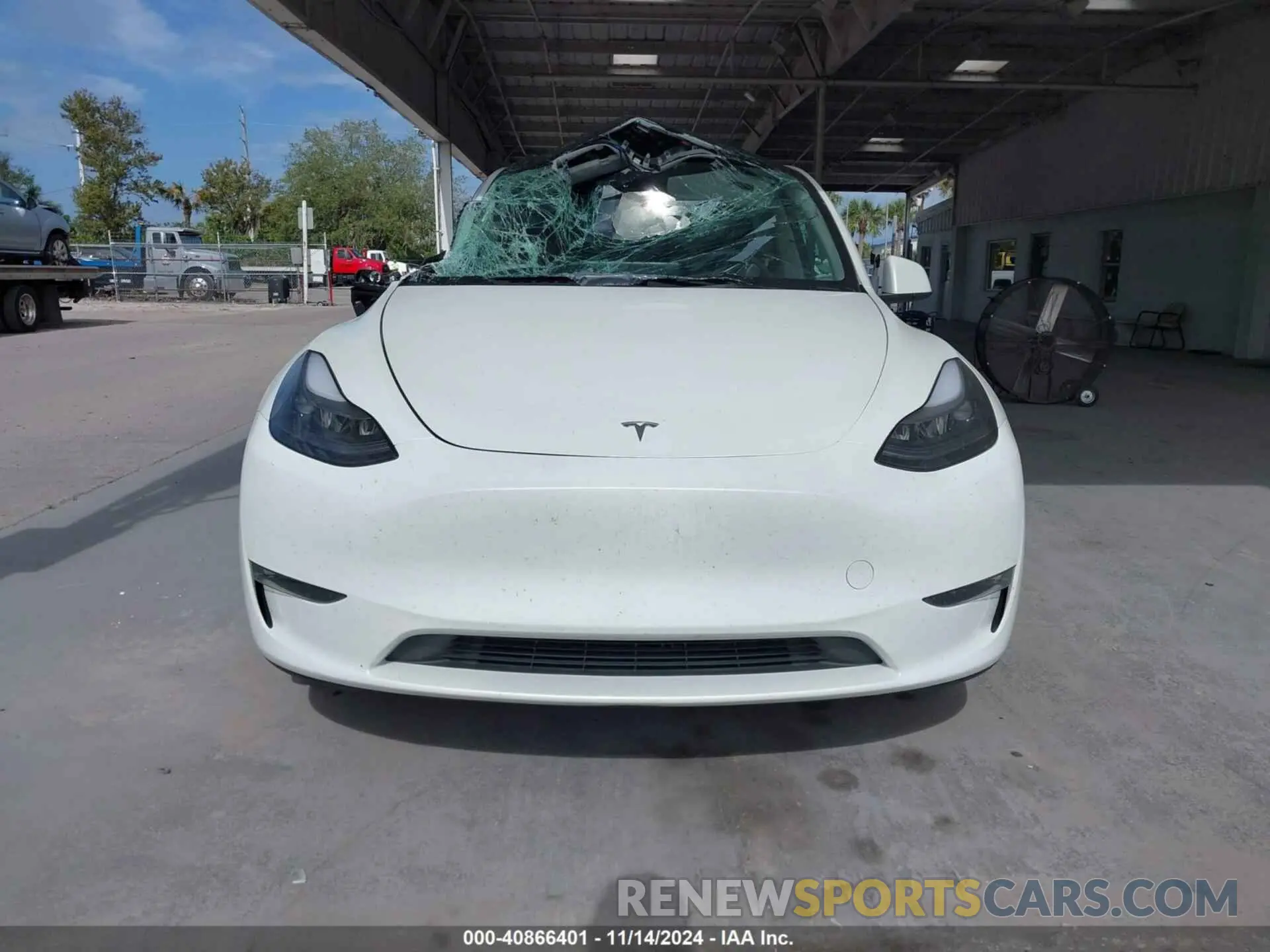 12 Photograph of a damaged car 7SAYGAEE0RF100657 TESLA MODEL Y 2024