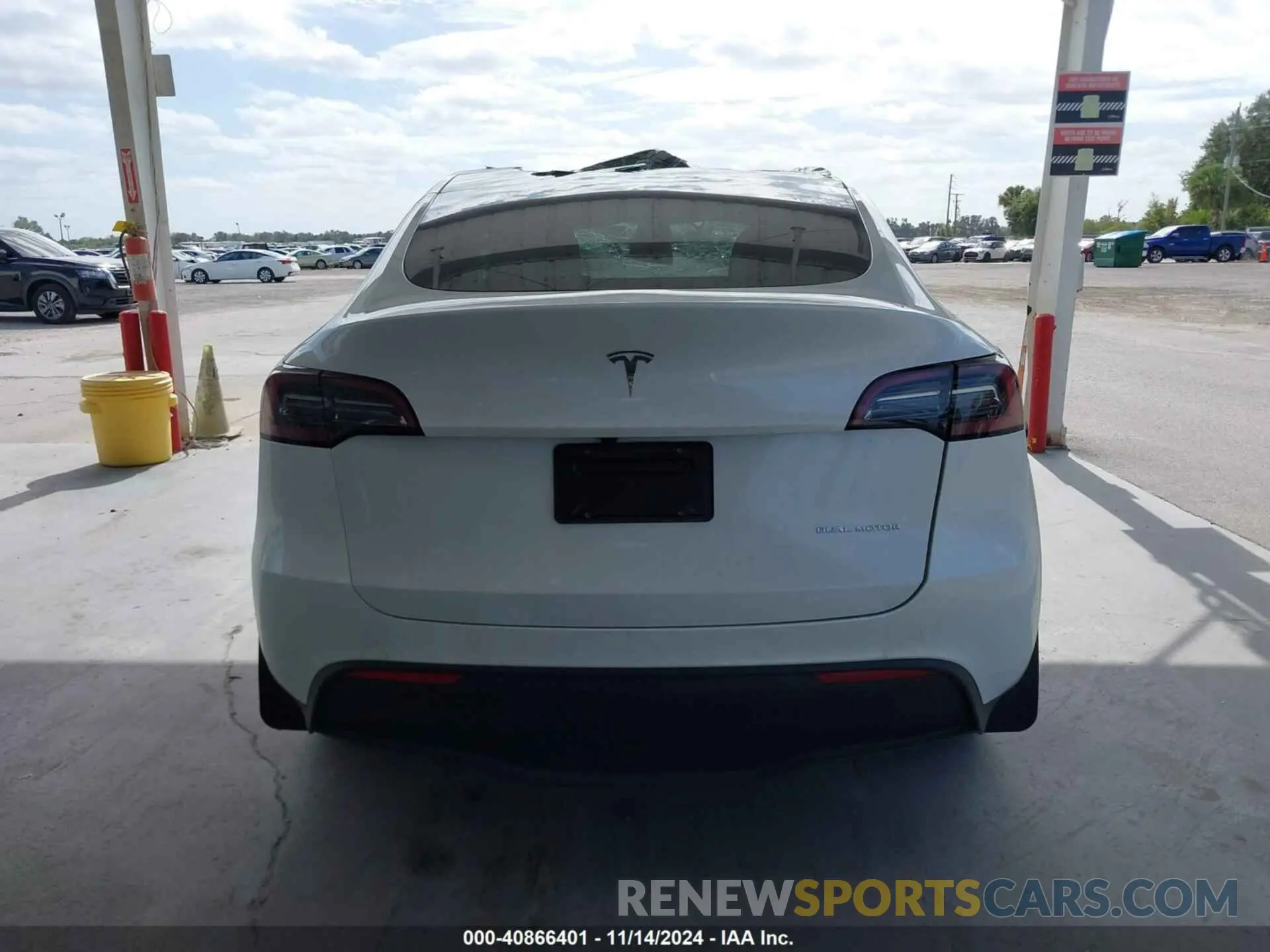 16 Photograph of a damaged car 7SAYGAEE0RF100657 TESLA MODEL Y 2024