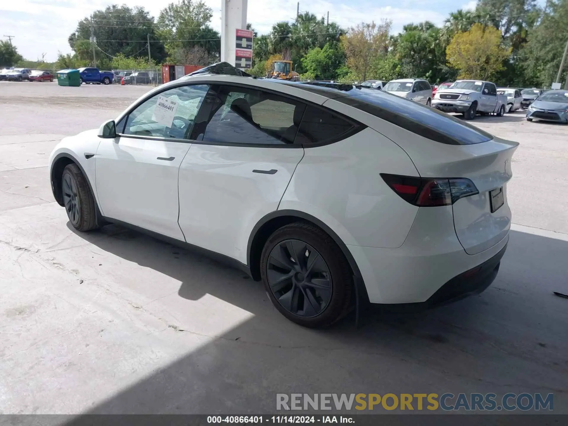 3 Photograph of a damaged car 7SAYGAEE0RF100657 TESLA MODEL Y 2024