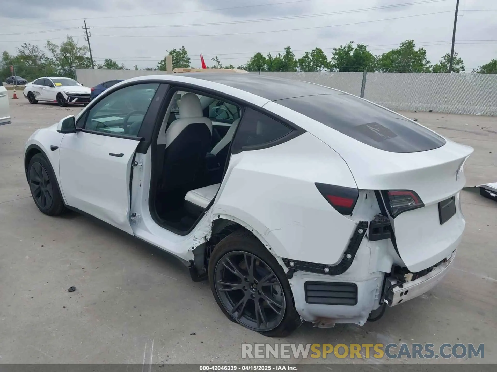 3 Фотография поврежденного автомобиля 7SAYGAEE0RF163905 TESLA MODEL Y 2024
