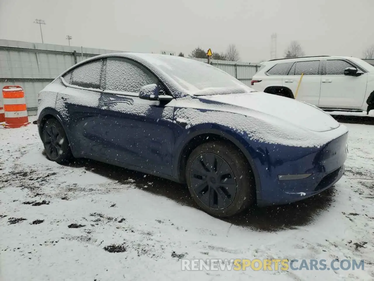 4 Photograph of a damaged car 7SAYGAEE0RF184074 TESLA MODEL Y 2024
