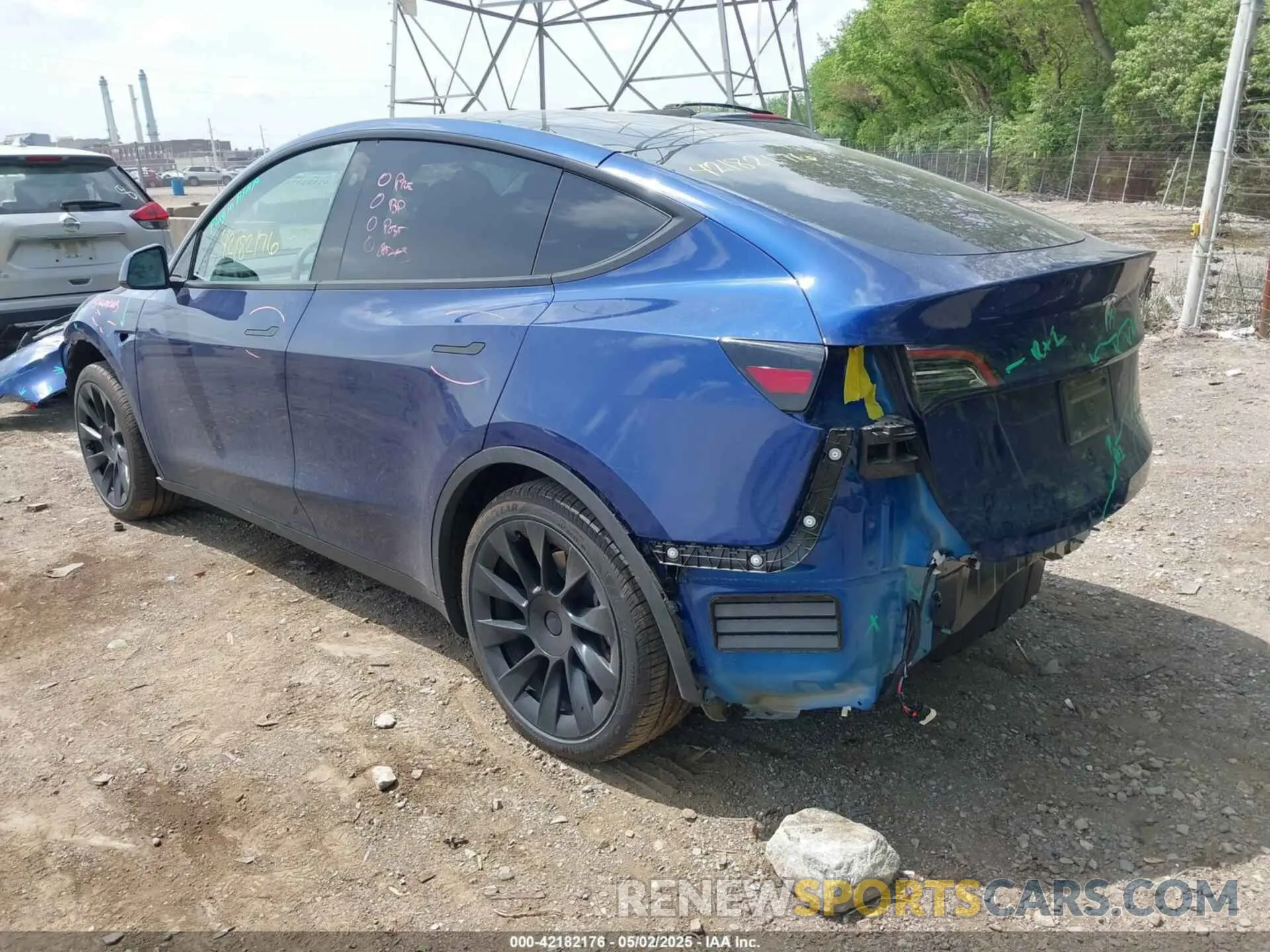 3 Photograph of a damaged car 7SAYGAEE0RF212018 TESLA MODEL Y 2024