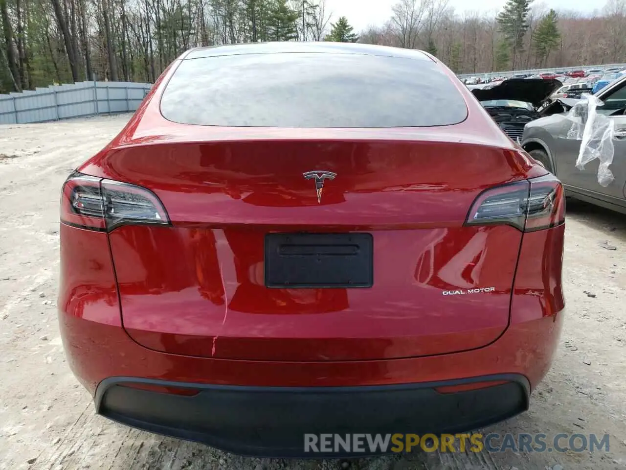 6 Photograph of a damaged car 7SAYGAEE2RF048805 TESLA MODEL Y 2024