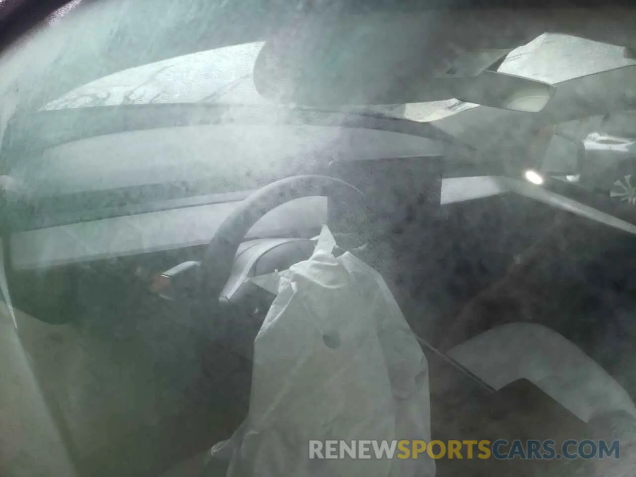 9 Photograph of a damaged car 7SAYGAEE2RF121249 TESLA MODEL Y 2024