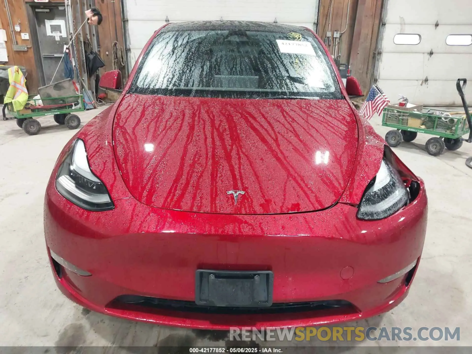 11 Photograph of a damaged car 7SAYGAEE2RF986206 TESLA MODEL Y 2024