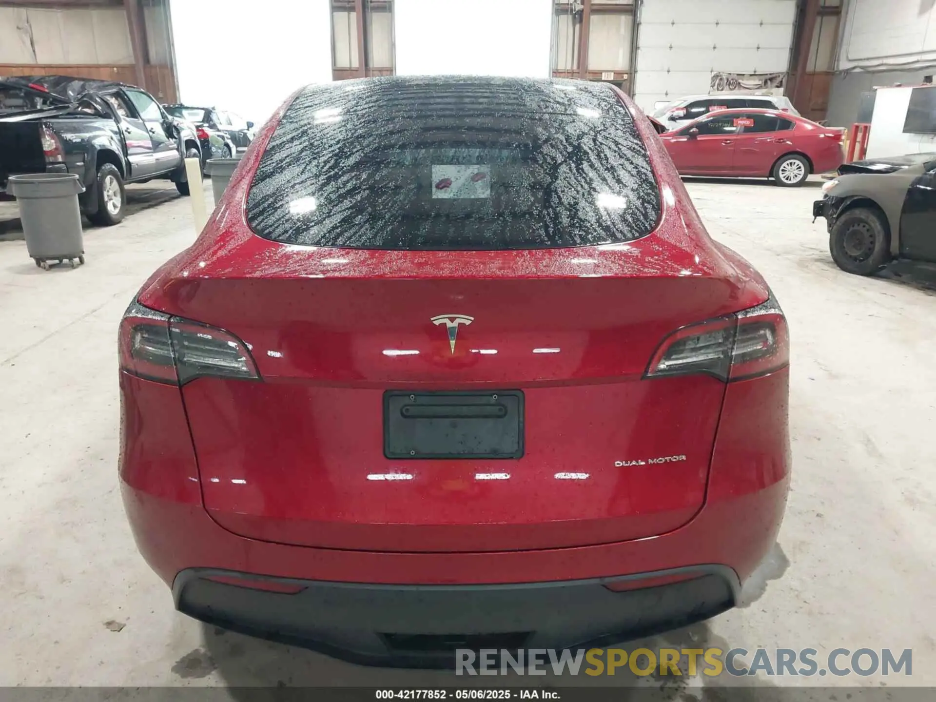 15 Photograph of a damaged car 7SAYGAEE2RF986206 TESLA MODEL Y 2024