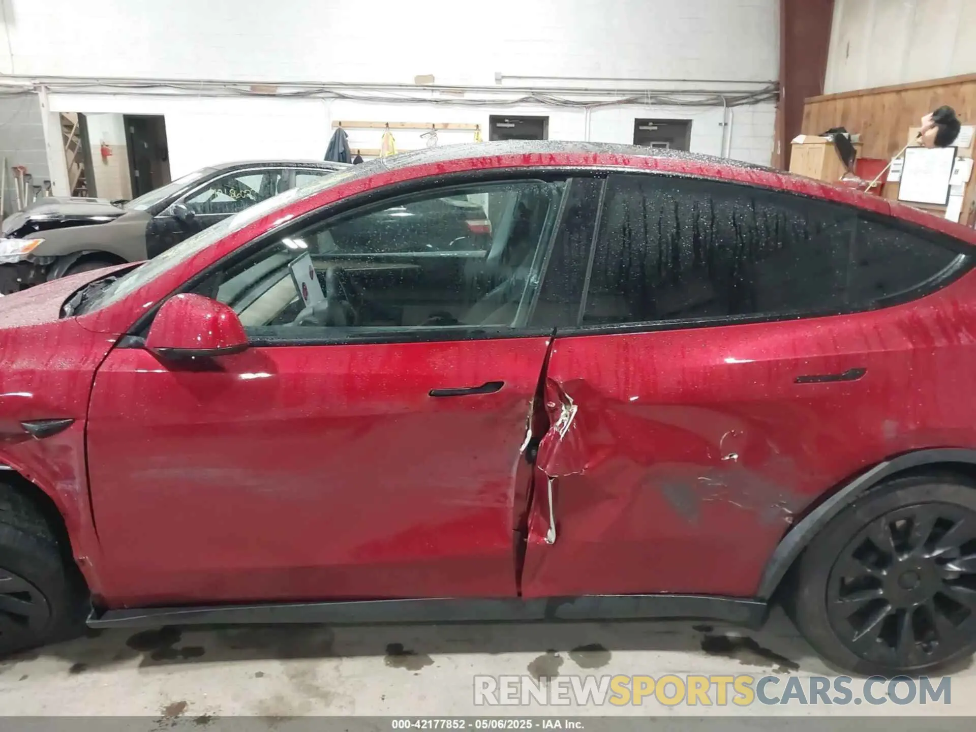 18 Photograph of a damaged car 7SAYGAEE2RF986206 TESLA MODEL Y 2024
