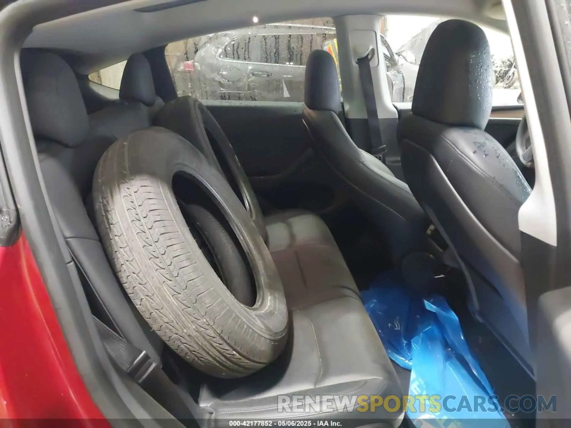 8 Photograph of a damaged car 7SAYGAEE2RF986206 TESLA MODEL Y 2024
