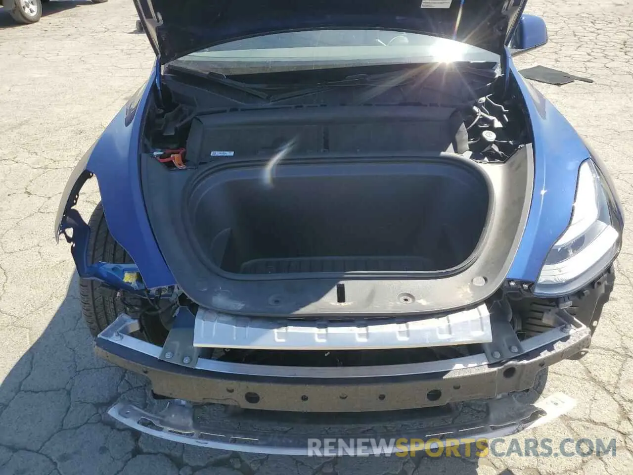 11 Photograph of a damaged car 7SAYGAEE3RF034699 TESLA MODEL Y 2024