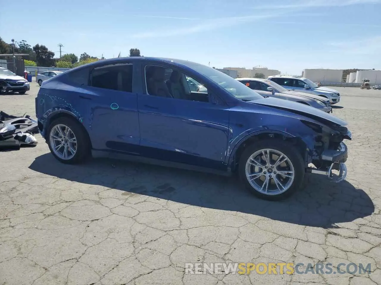 4 Photograph of a damaged car 7SAYGAEE3RF034699 TESLA MODEL Y 2024