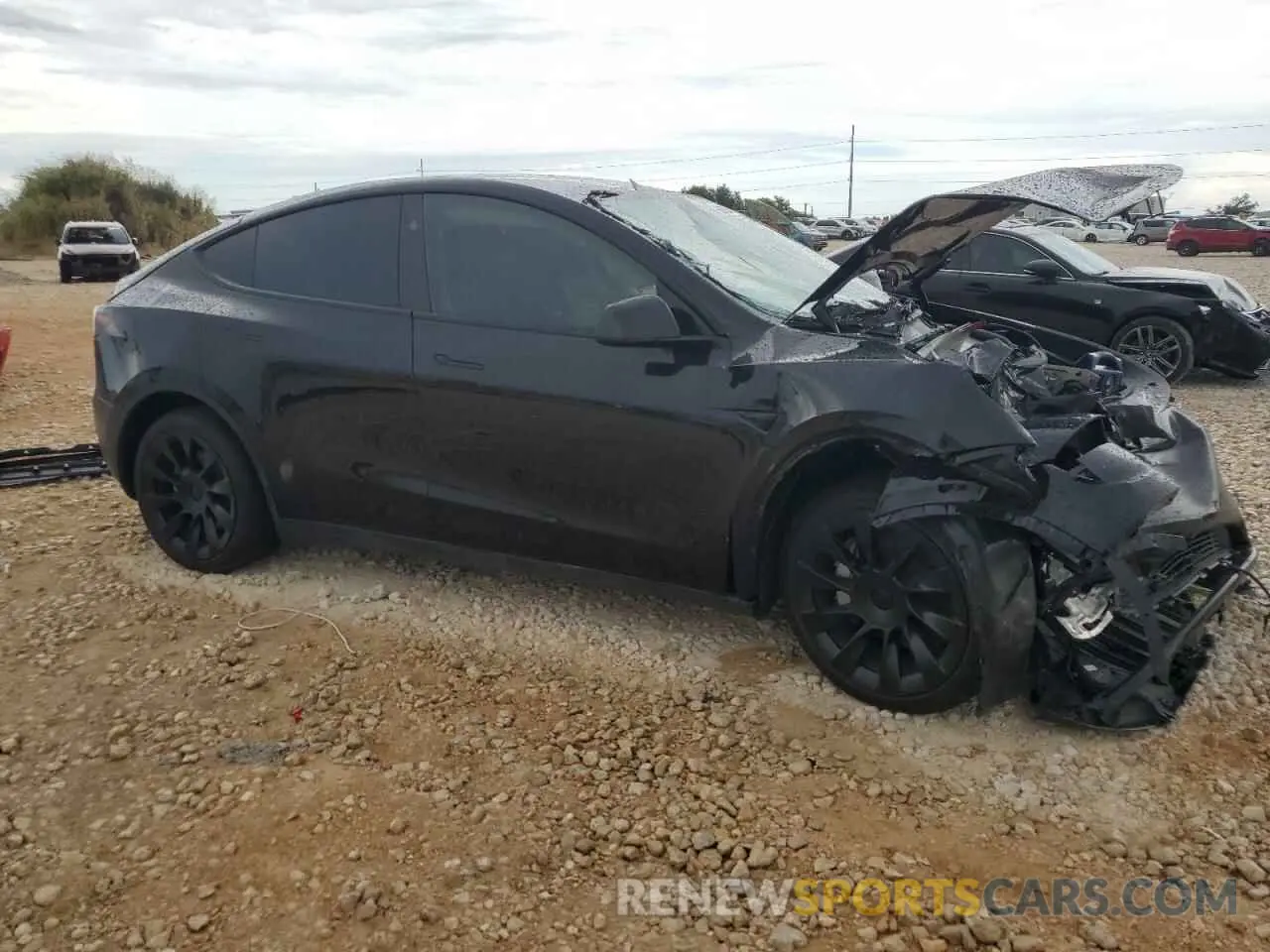 4 Photograph of a damaged car 7SAYGAEE4RF064035 TESLA MODEL Y 2024