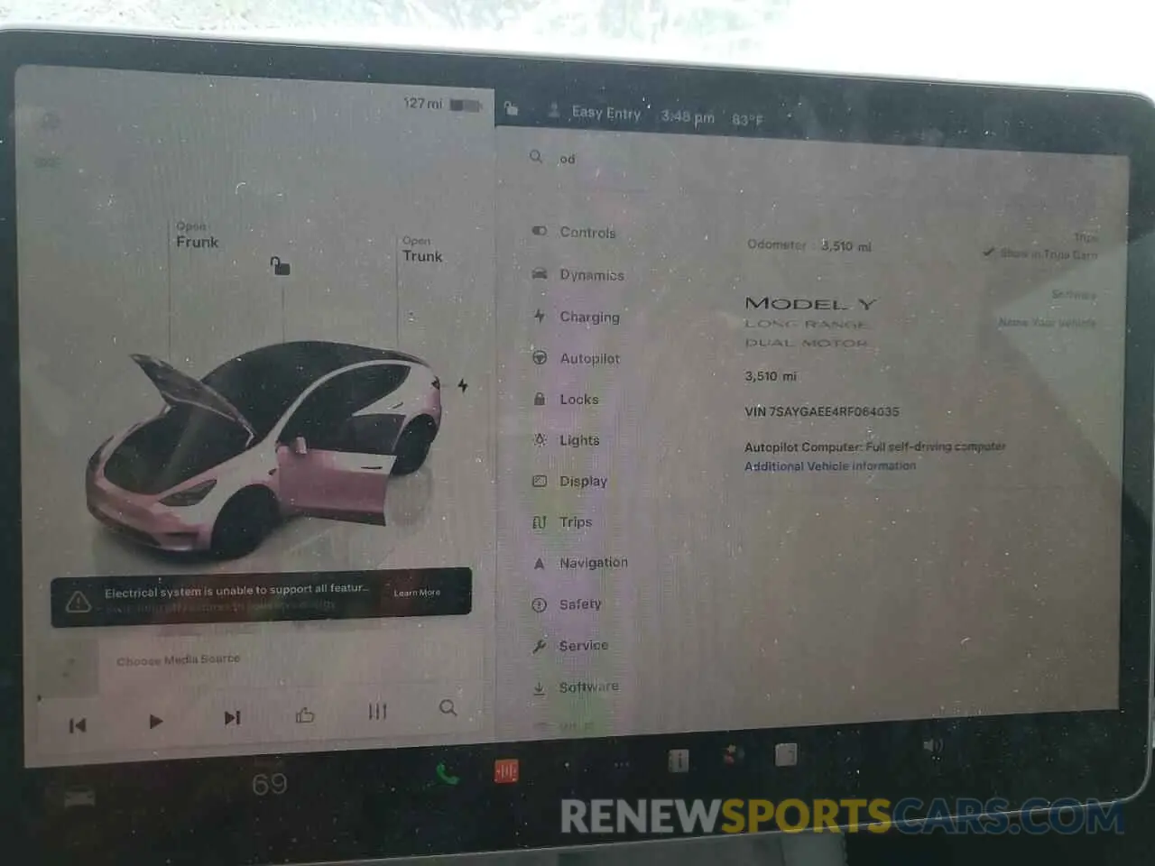 9 Photograph of a damaged car 7SAYGAEE4RF064035 TESLA MODEL Y 2024