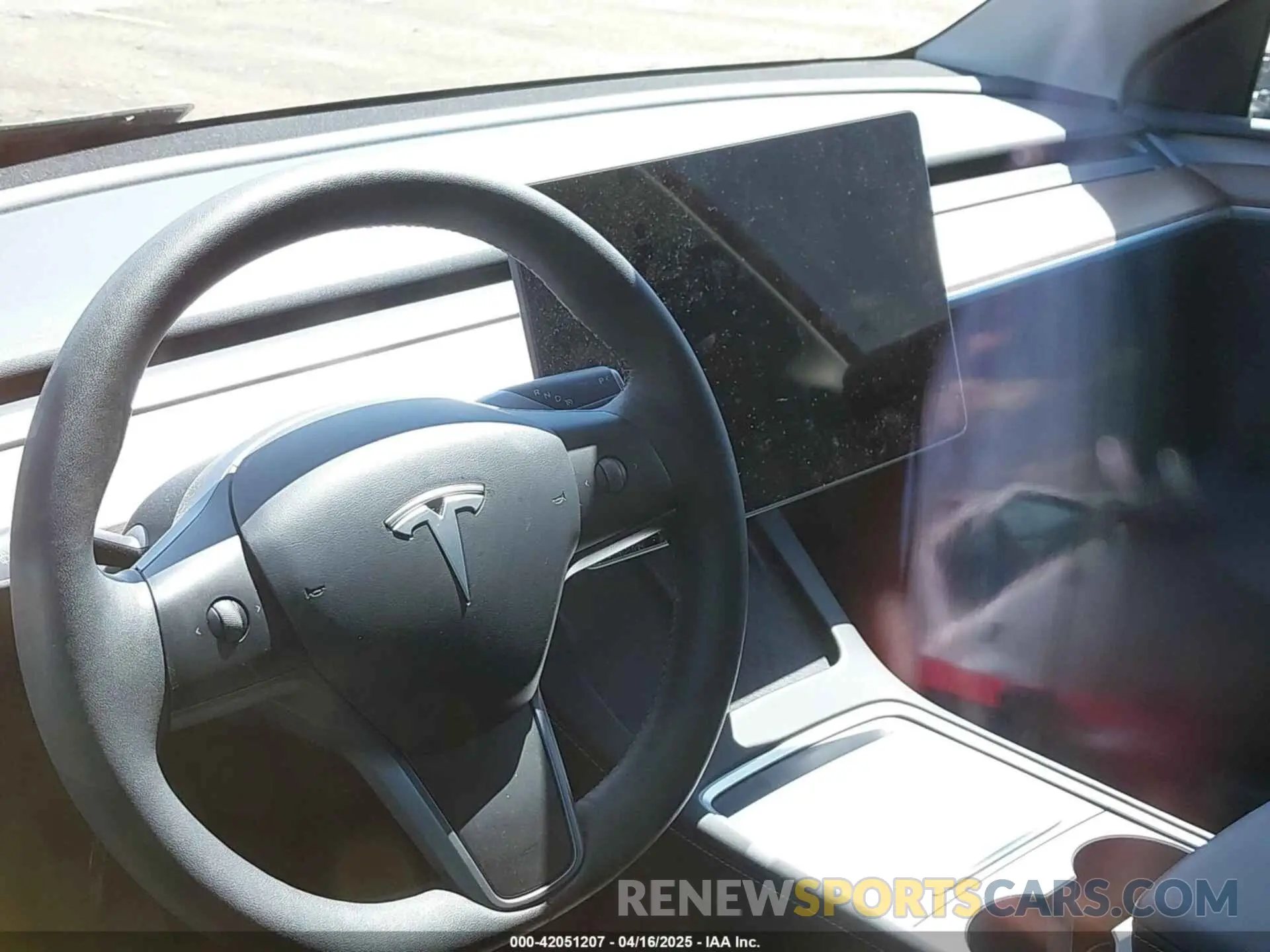 15 Photograph of a damaged car 7SAYGAEE4RF078906 TESLA MODEL Y 2024