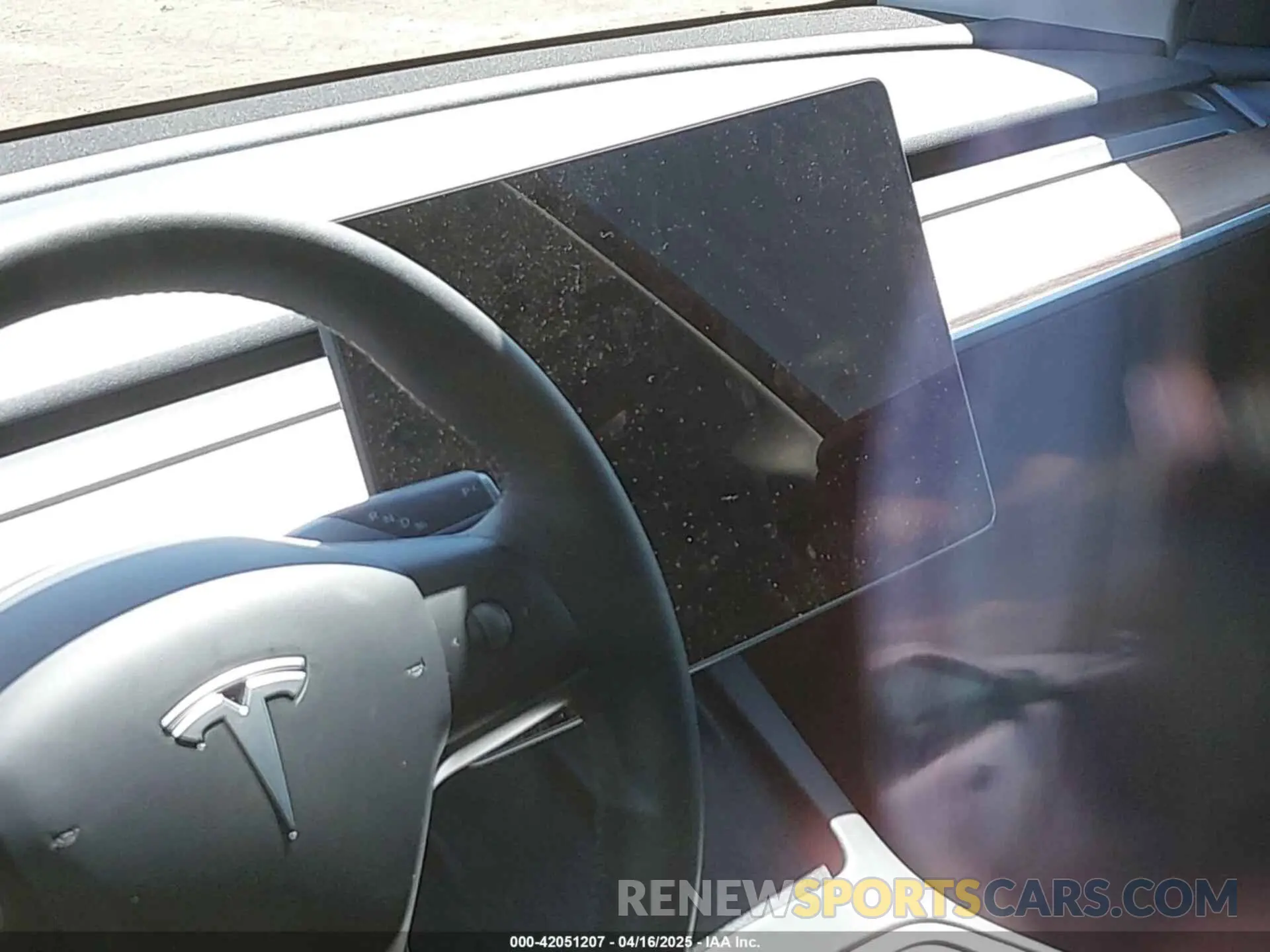 17 Photograph of a damaged car 7SAYGAEE4RF078906 TESLA MODEL Y 2024