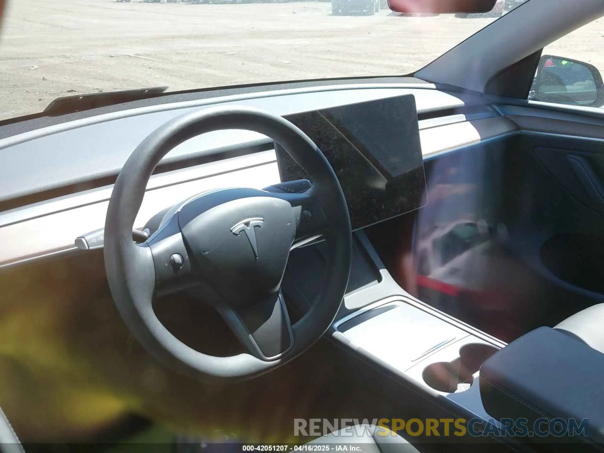 18 Photograph of a damaged car 7SAYGAEE4RF078906 TESLA MODEL Y 2024
