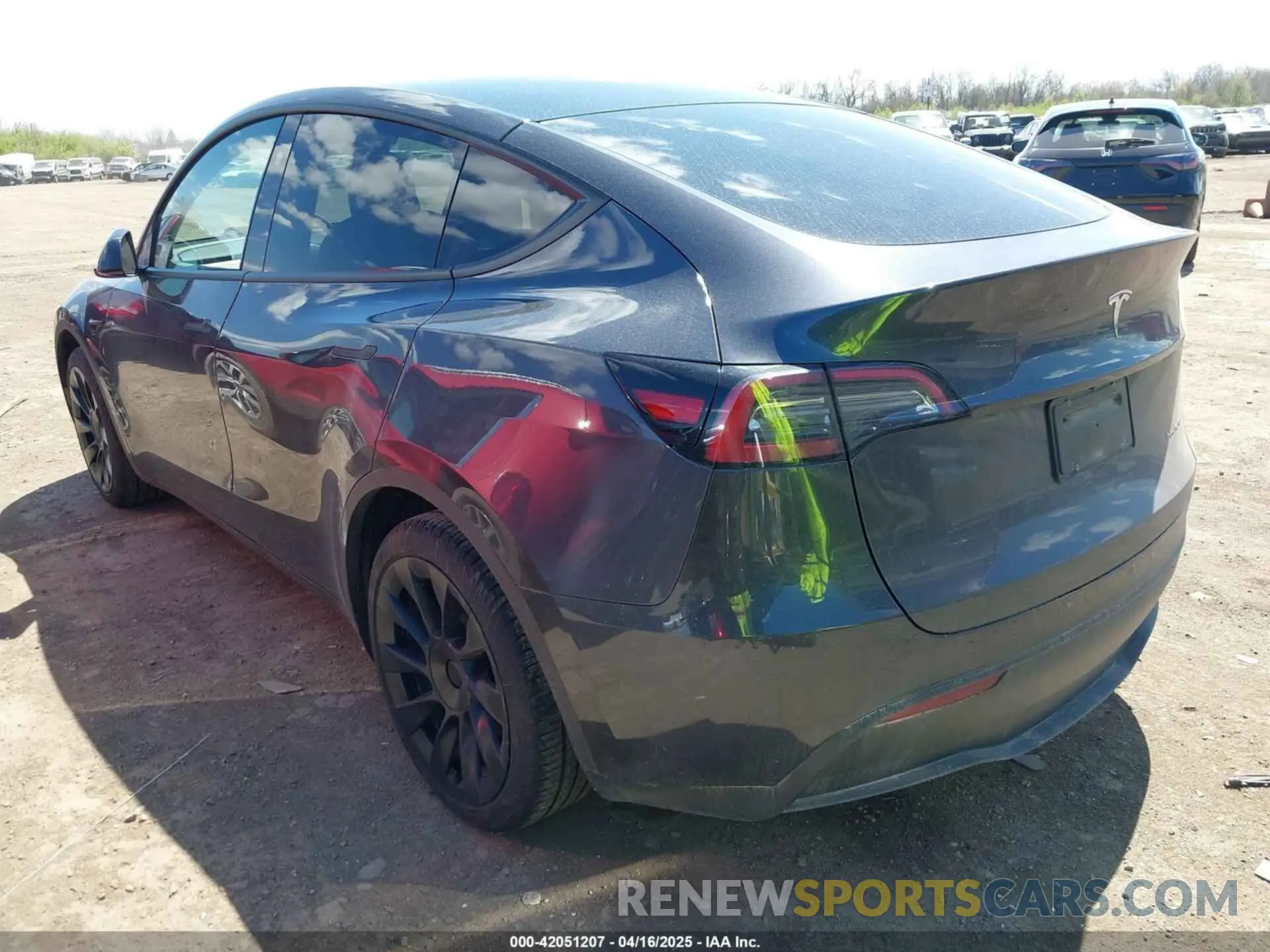 3 Photograph of a damaged car 7SAYGAEE4RF078906 TESLA MODEL Y 2024