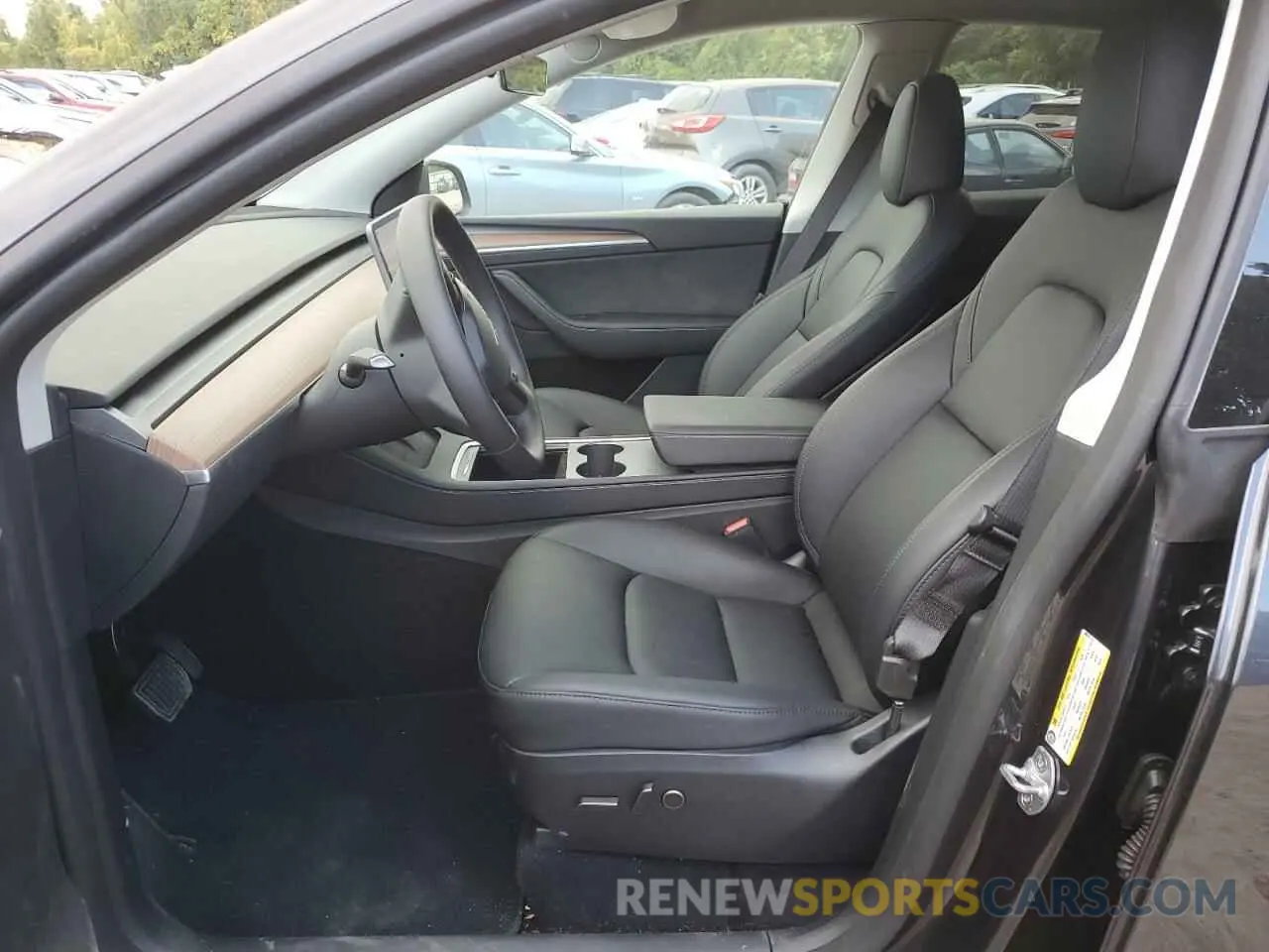 7 Photograph of a damaged car 7SAYGAEE4RF086536 TESLA MODEL Y 2024