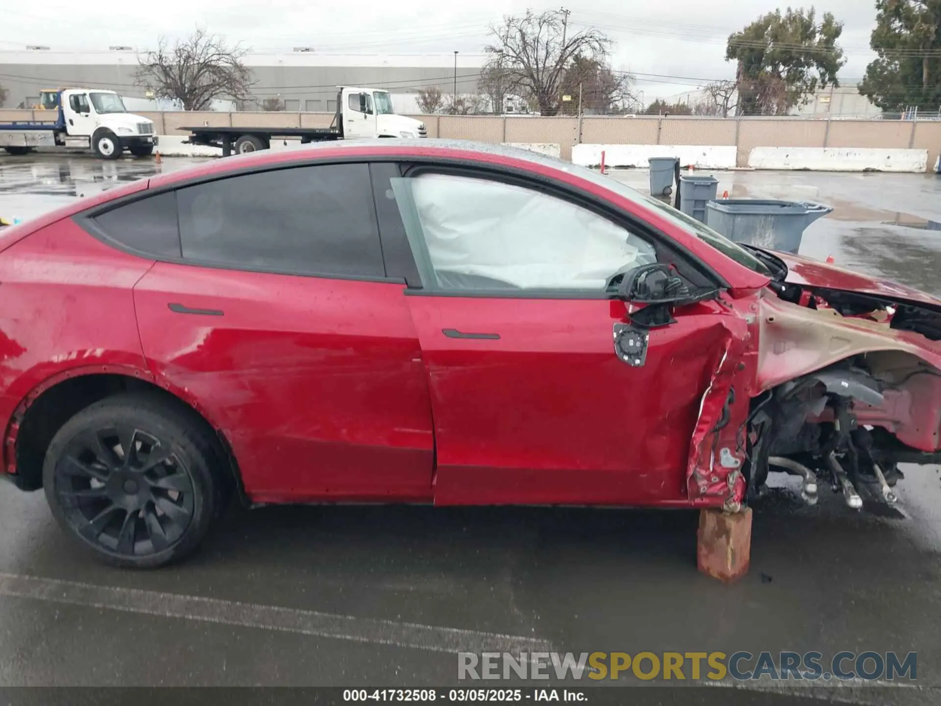 13 Photograph of a damaged car 7SAYGAEE5RF018746 TESLA MODEL Y 2024