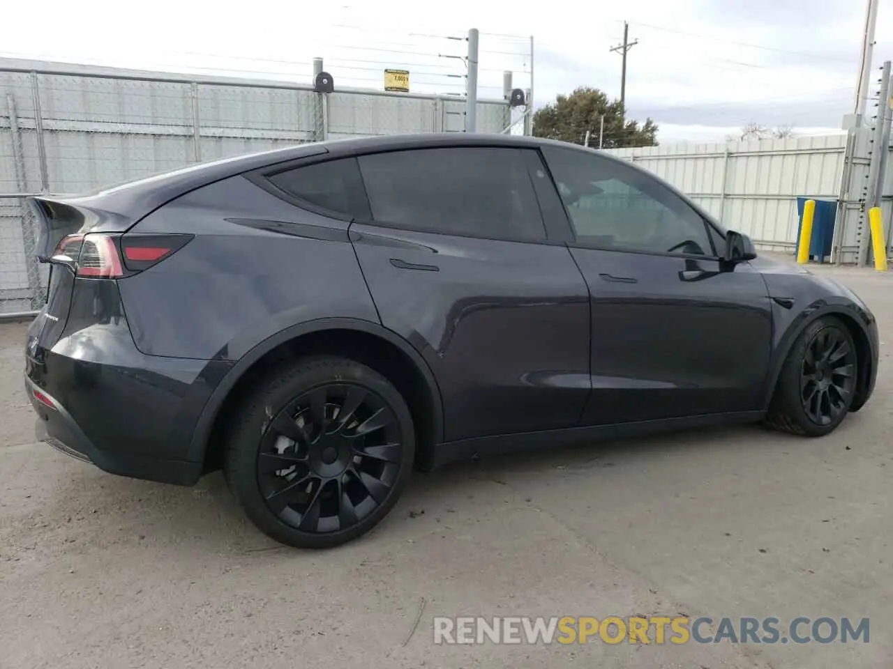 3 Фотография поврежденного автомобиля 7SAYGAEE5RF038446 TESLA MODEL Y 2024