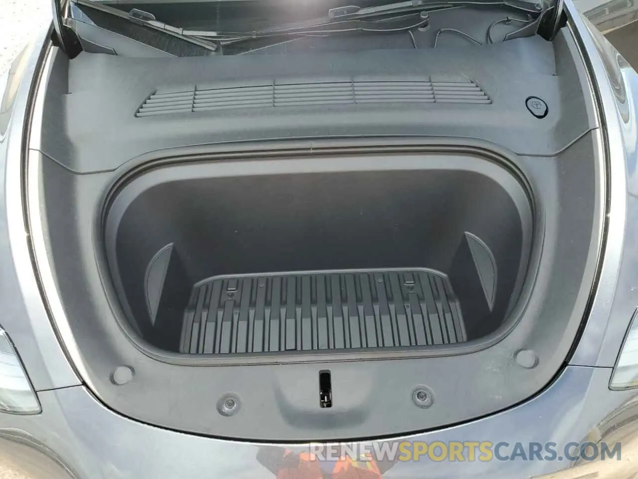 11 Photograph of a damaged car 7SAYGAEE5RF088151 TESLA MODEL Y 2024