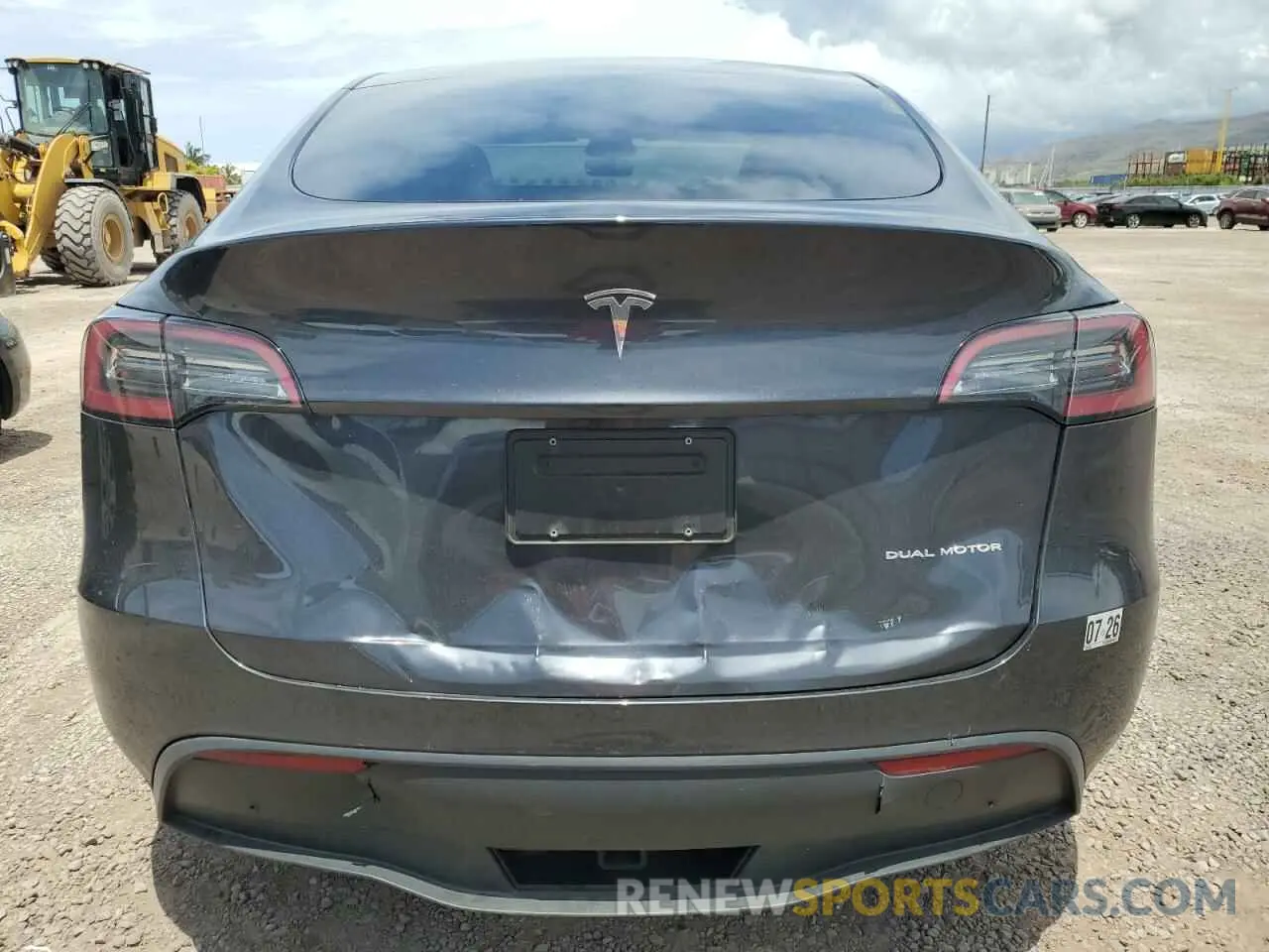 6 Photograph of a damaged car 7SAYGAEE5RF088151 TESLA MODEL Y 2024