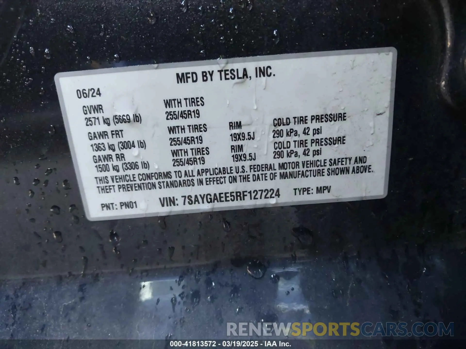 9 Photograph of a damaged car 7SAYGAEE5RF127224 TESLA MODEL Y 2024