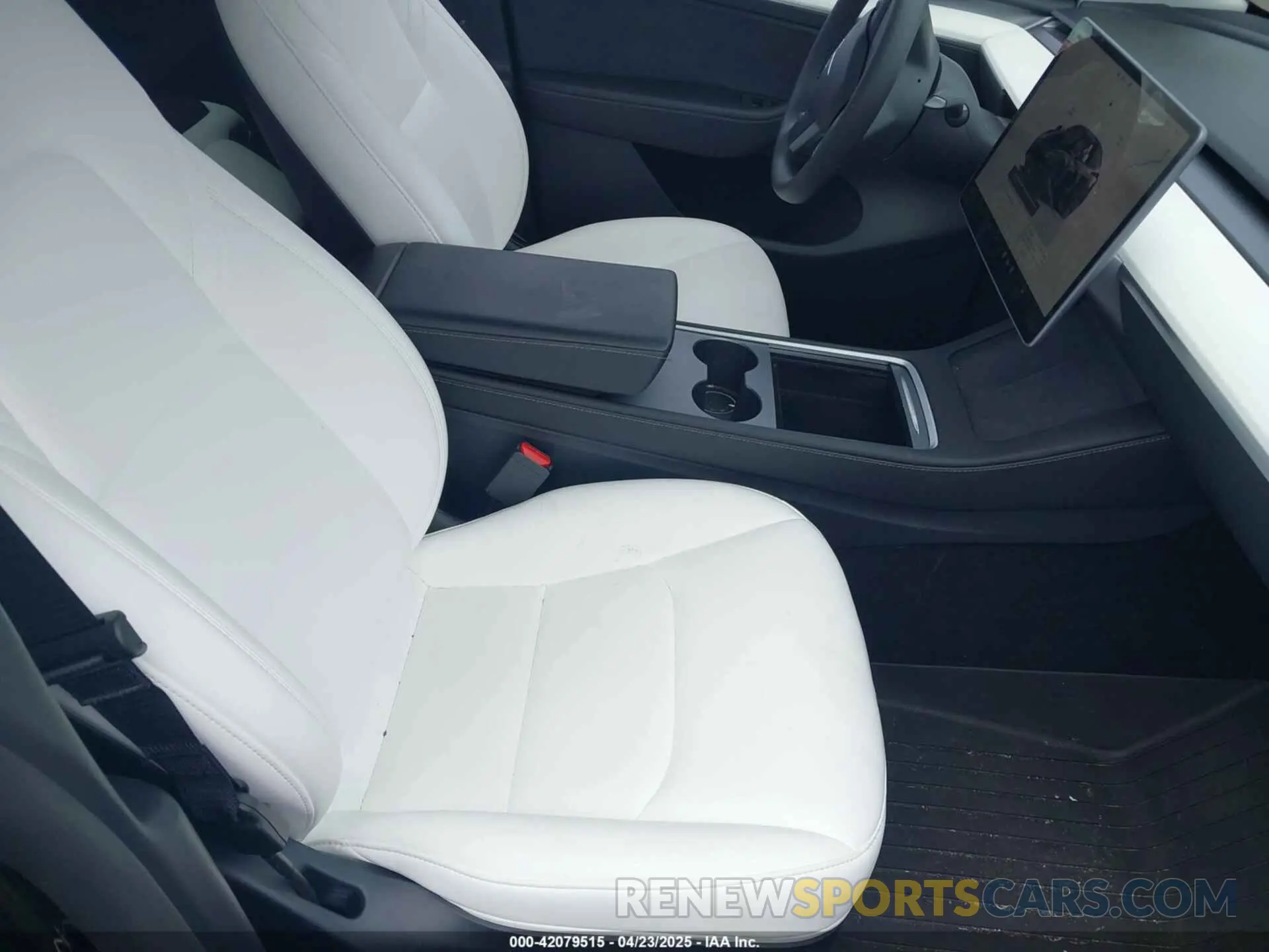 5 Photograph of a damaged car 7SAYGAEE5RF186418 TESLA MODEL Y 2024