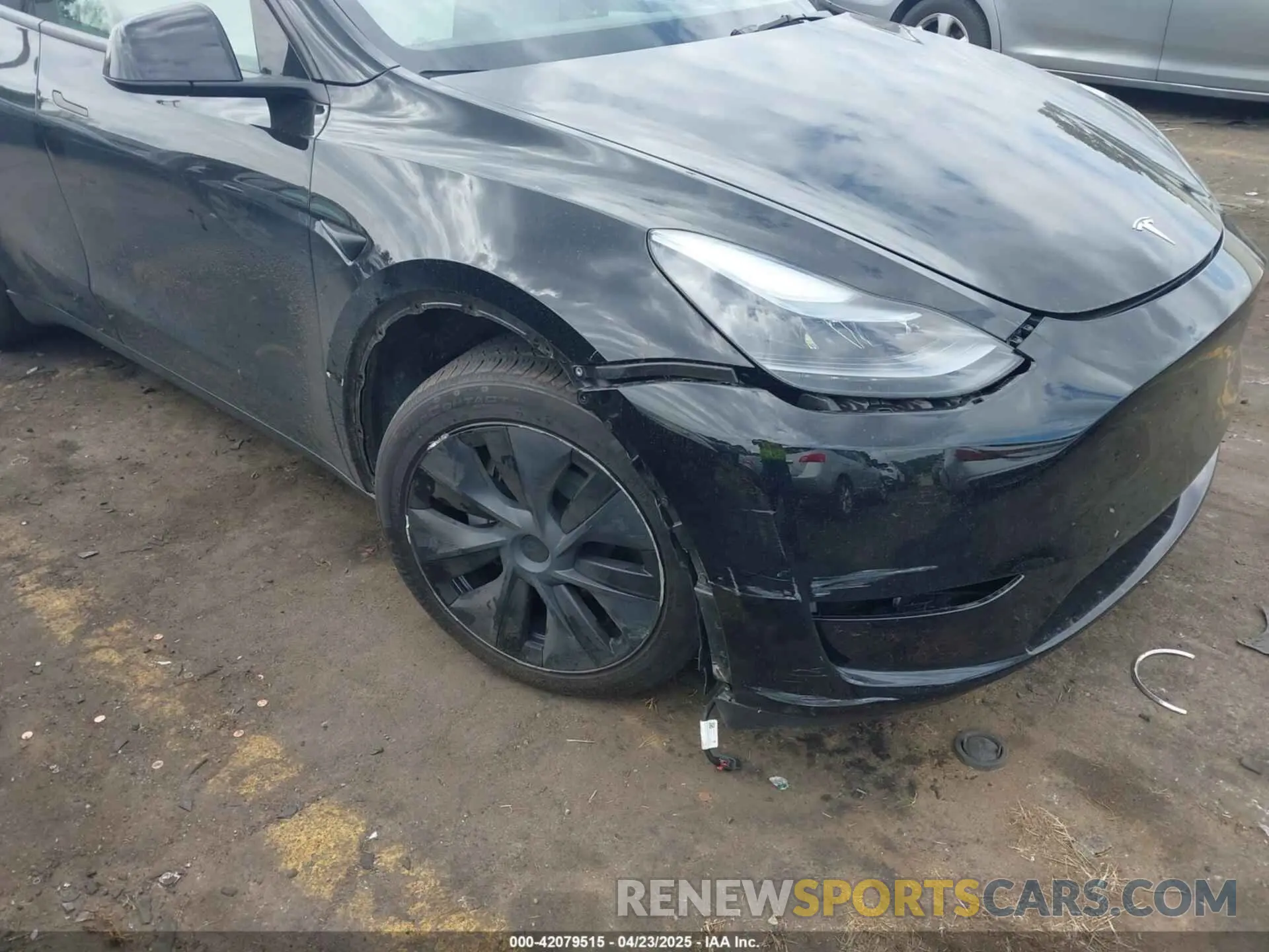 6 Photograph of a damaged car 7SAYGAEE5RF186418 TESLA MODEL Y 2024