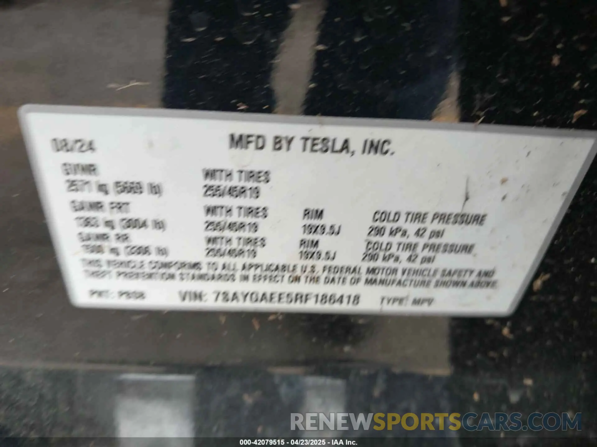 9 Photograph of a damaged car 7SAYGAEE5RF186418 TESLA MODEL Y 2024
