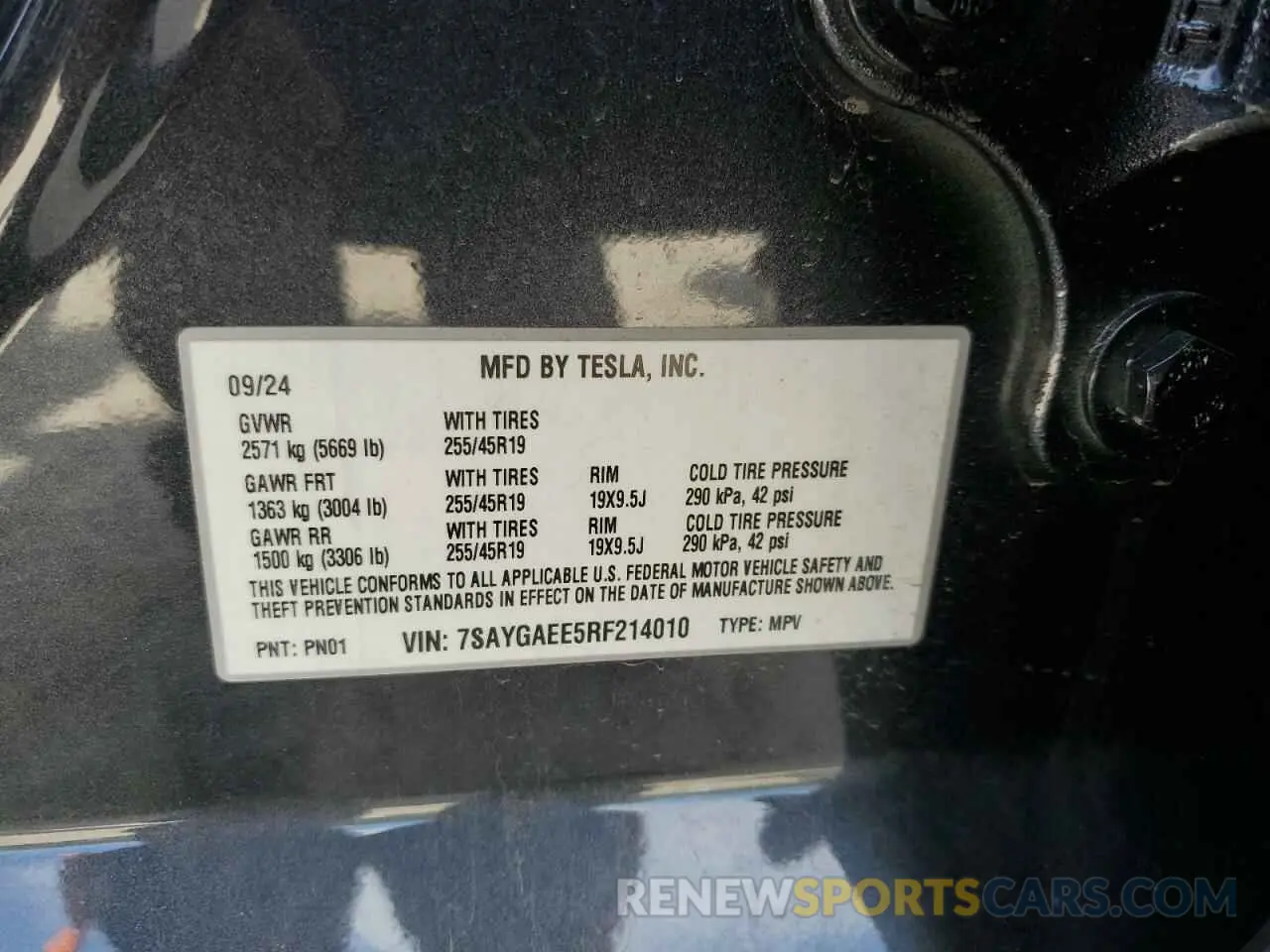 13 Photograph of a damaged car 7SAYGAEE5RF214010 TESLA MODEL Y 2024