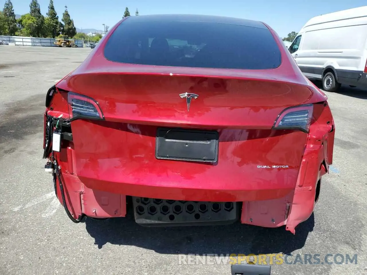 6 Photograph of a damaged car 7SAYGAEE6RF081290 TESLA MODEL Y 2024