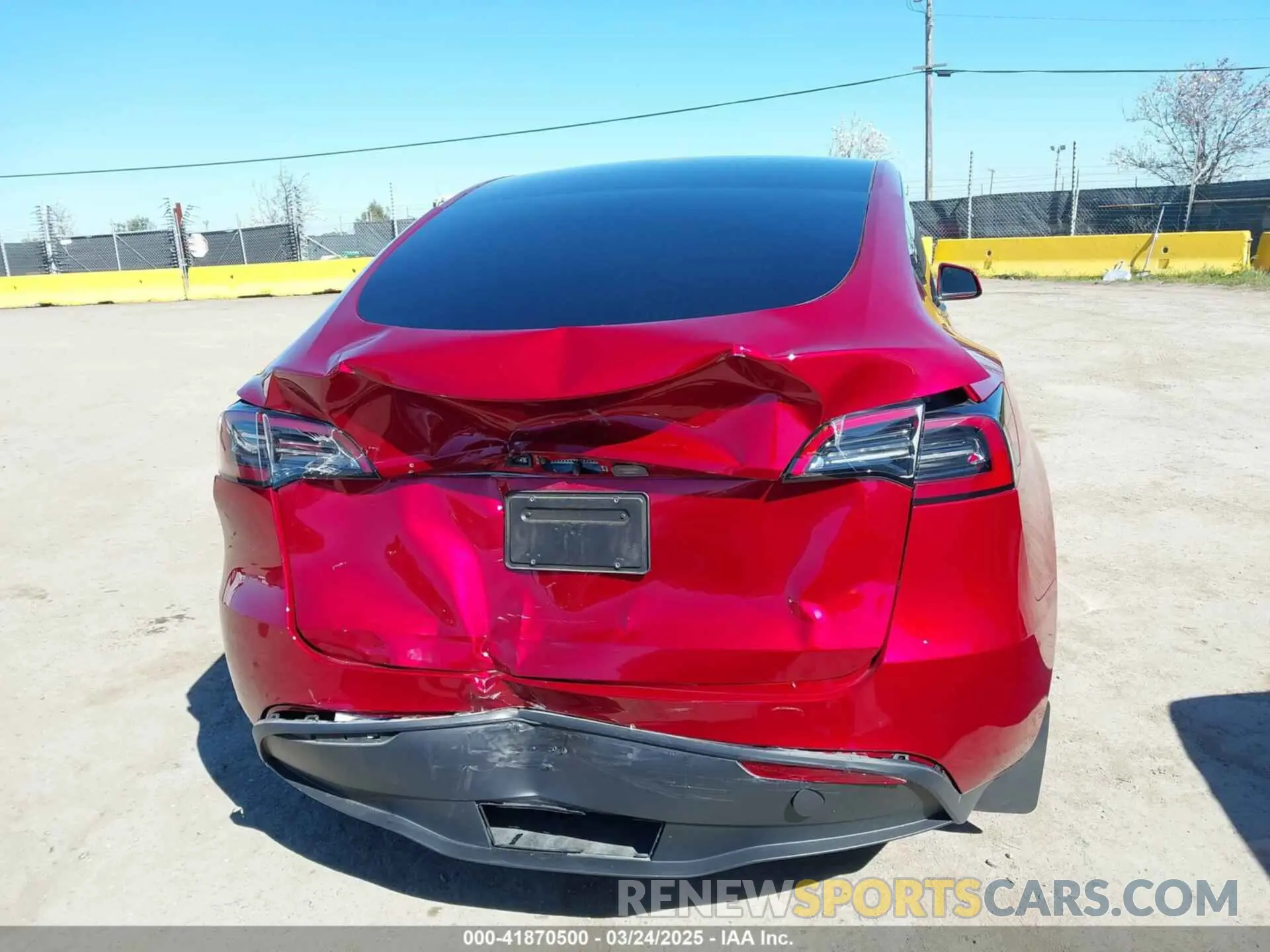 16 Photograph of a damaged car 7SAYGAEE6RF152066 TESLA MODEL Y 2024