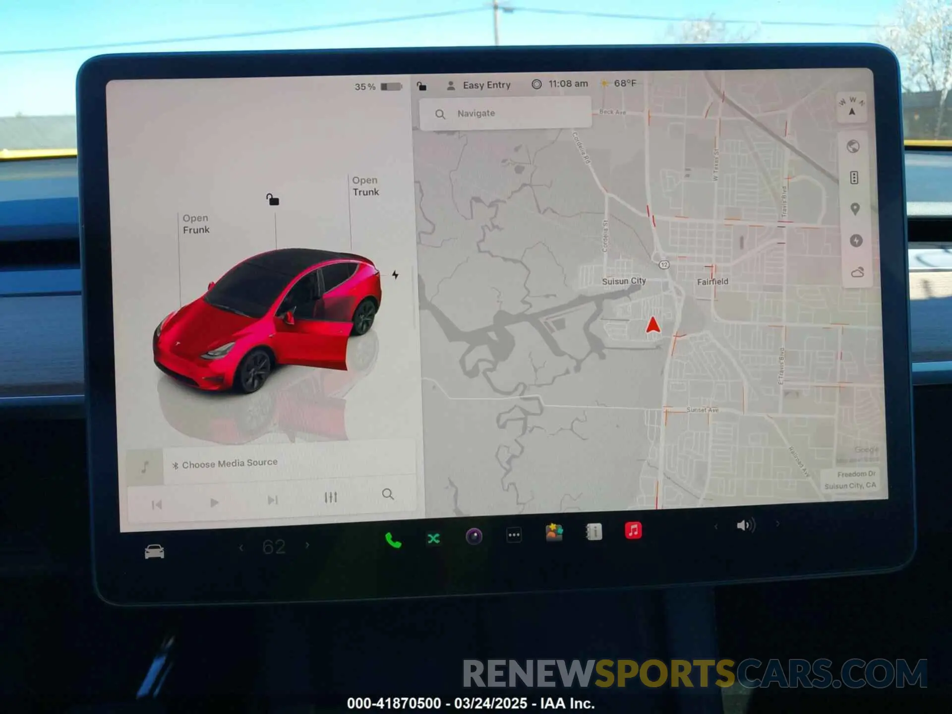 18 Photograph of a damaged car 7SAYGAEE6RF152066 TESLA MODEL Y 2024