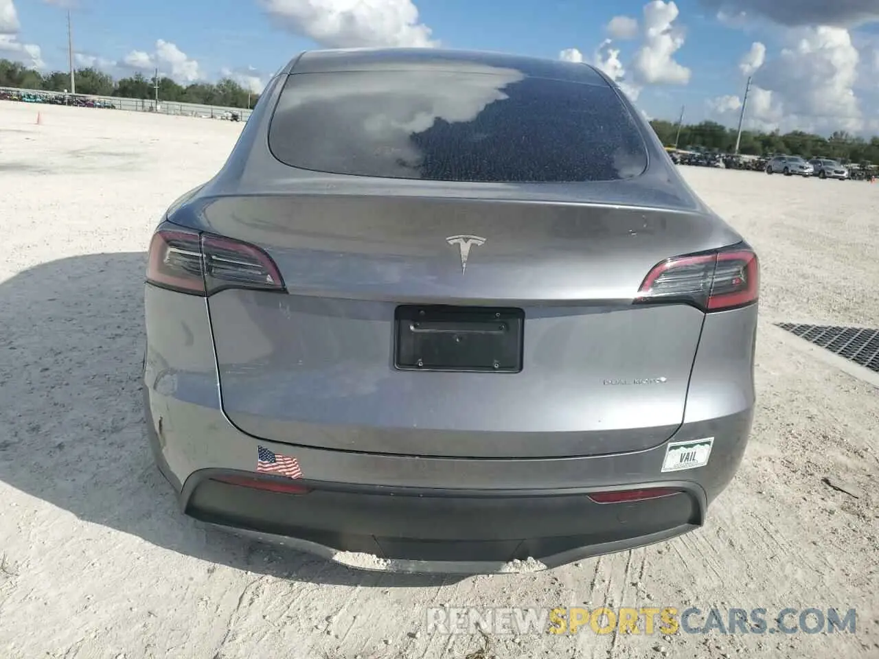 6 Photograph of a damaged car 7SAYGAEE6RF169627 TESLA MODEL Y 2024