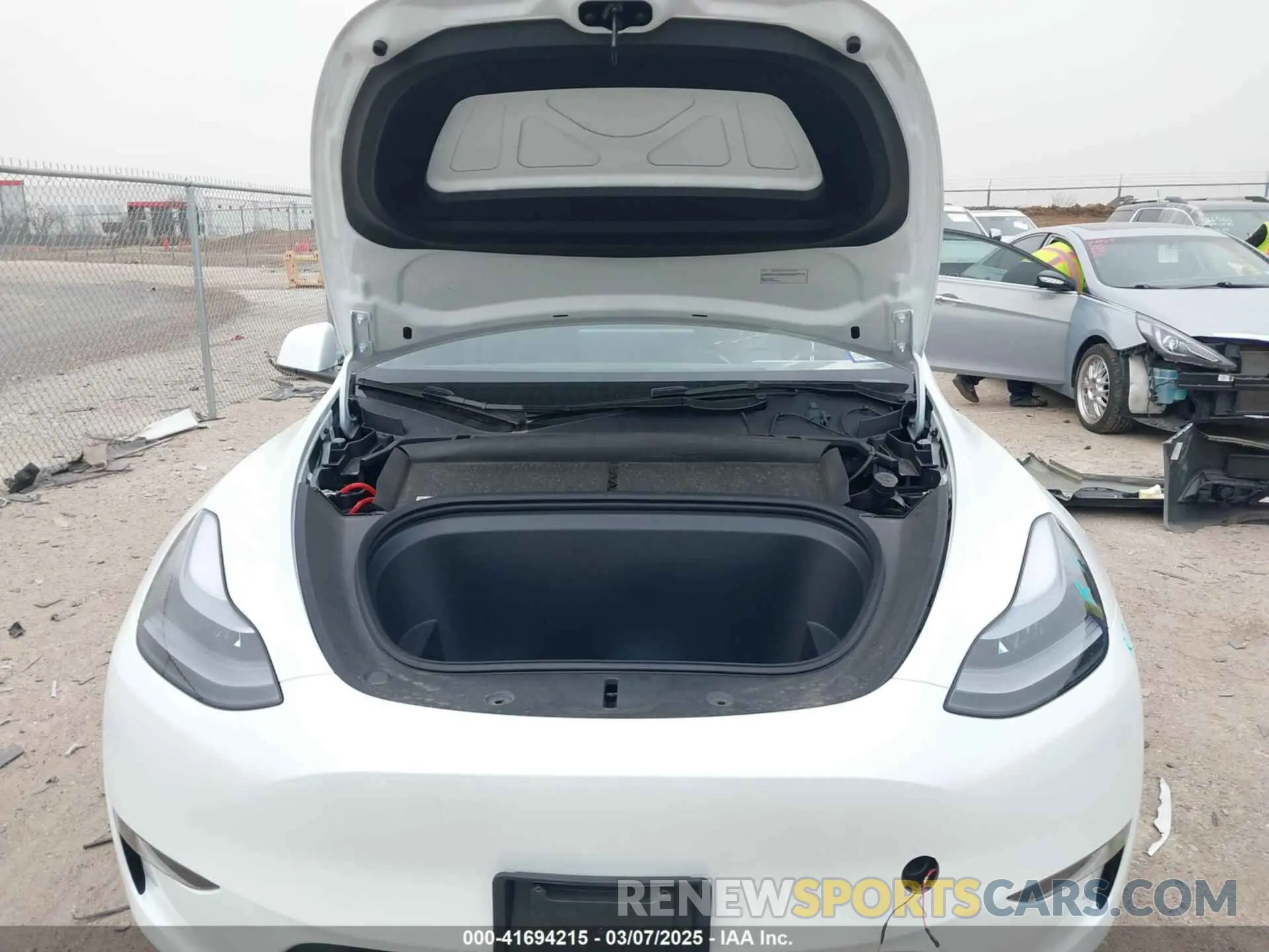 10 Фотография поврежденного автомобиля 7SAYGAEE6RF171037 TESLA MODEL Y 2024