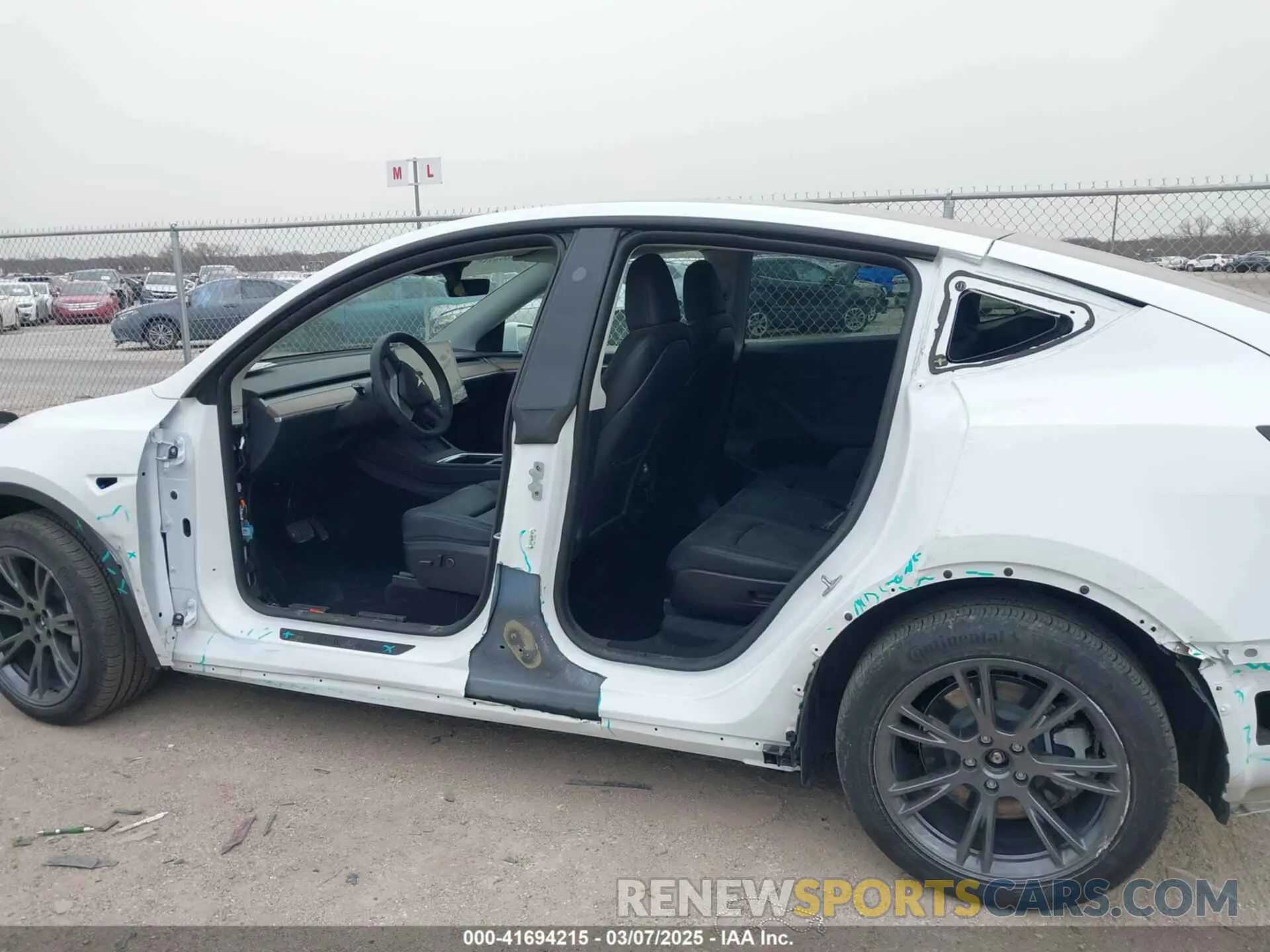 13 Фотография поврежденного автомобиля 7SAYGAEE6RF171037 TESLA MODEL Y 2024