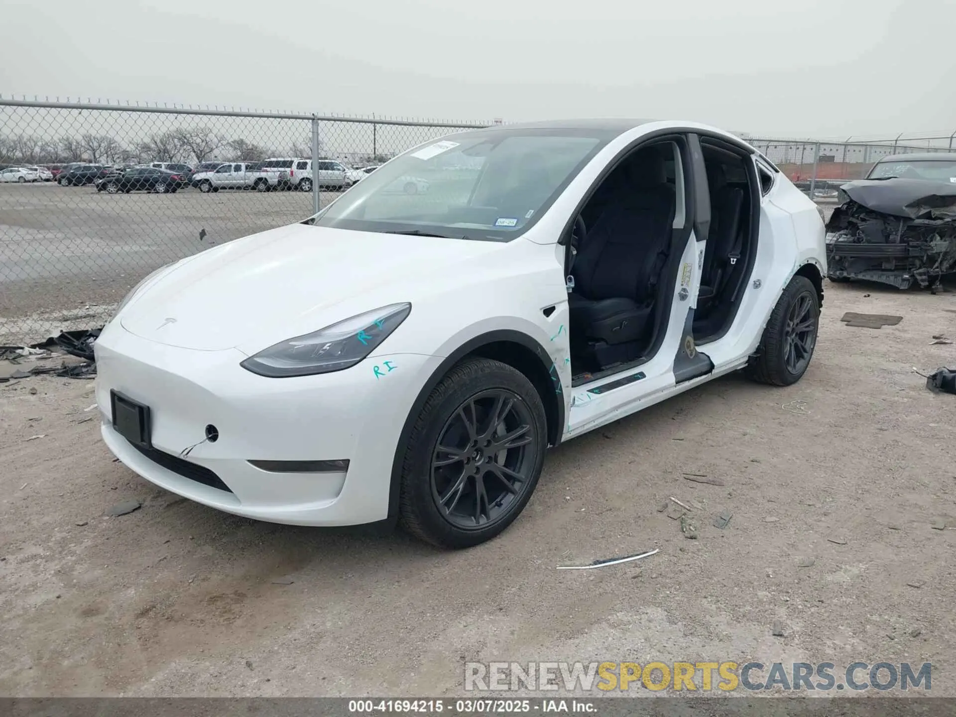 2 Фотография поврежденного автомобиля 7SAYGAEE6RF171037 TESLA MODEL Y 2024