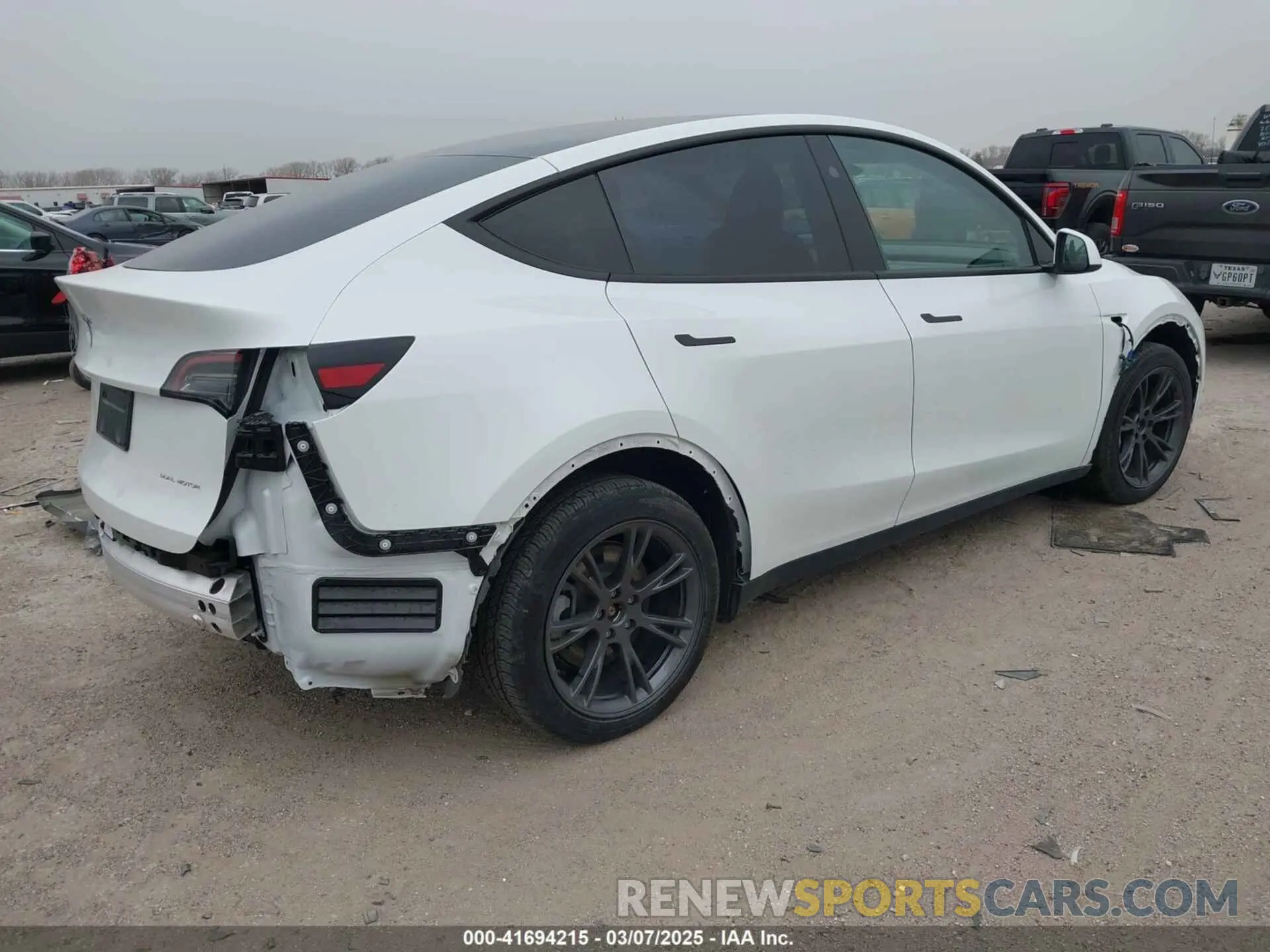 4 Фотография поврежденного автомобиля 7SAYGAEE6RF171037 TESLA MODEL Y 2024