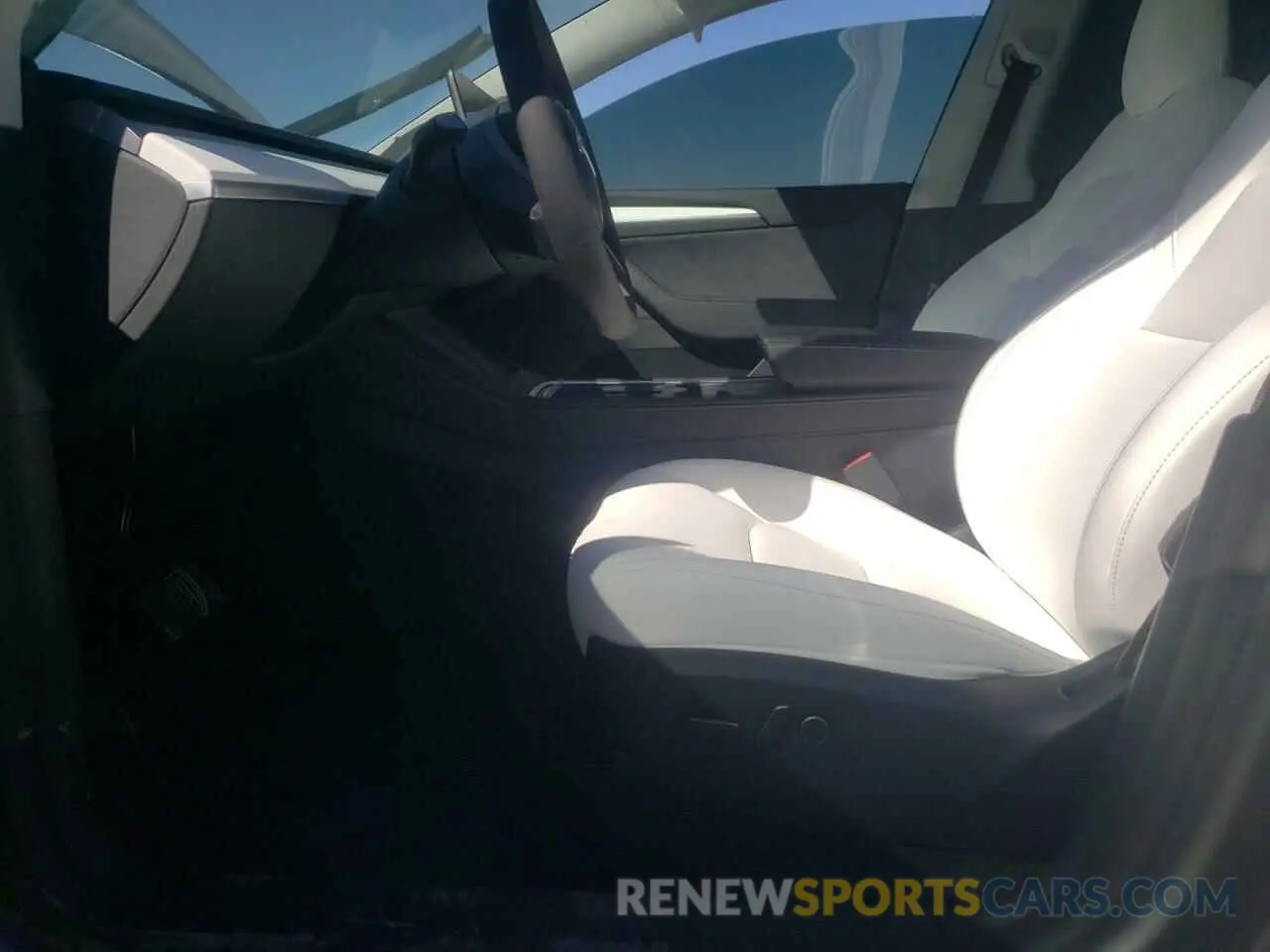 7 Photograph of a damaged car 7SAYGAEE6RF178439 TESLA MODEL Y 2024