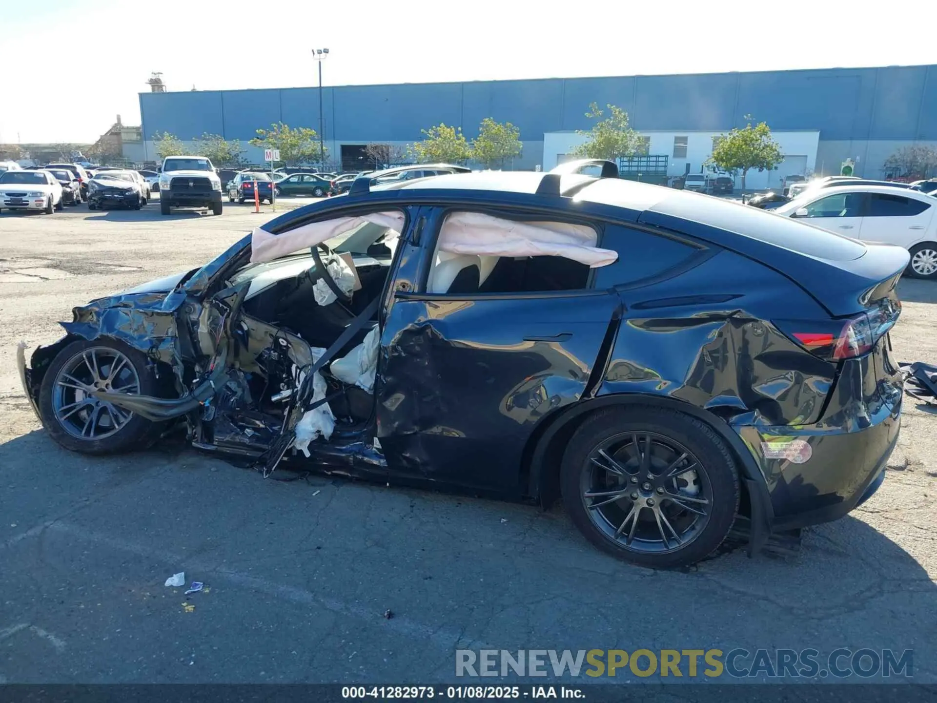 13 Фотография поврежденного автомобиля 7SAYGAEE7RF126351 TESLA MODEL Y 2024