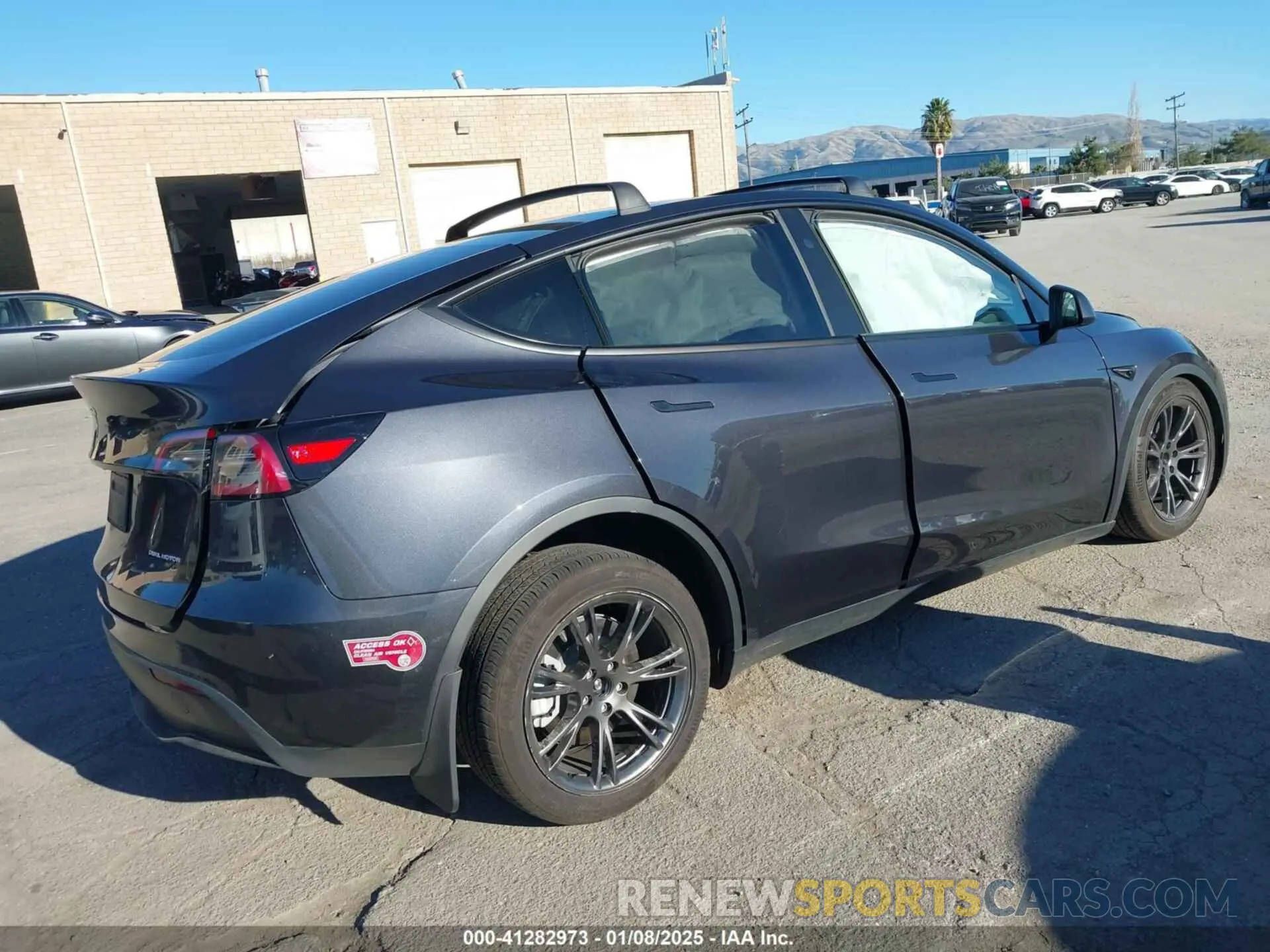 4 Фотография поврежденного автомобиля 7SAYGAEE7RF126351 TESLA MODEL Y 2024