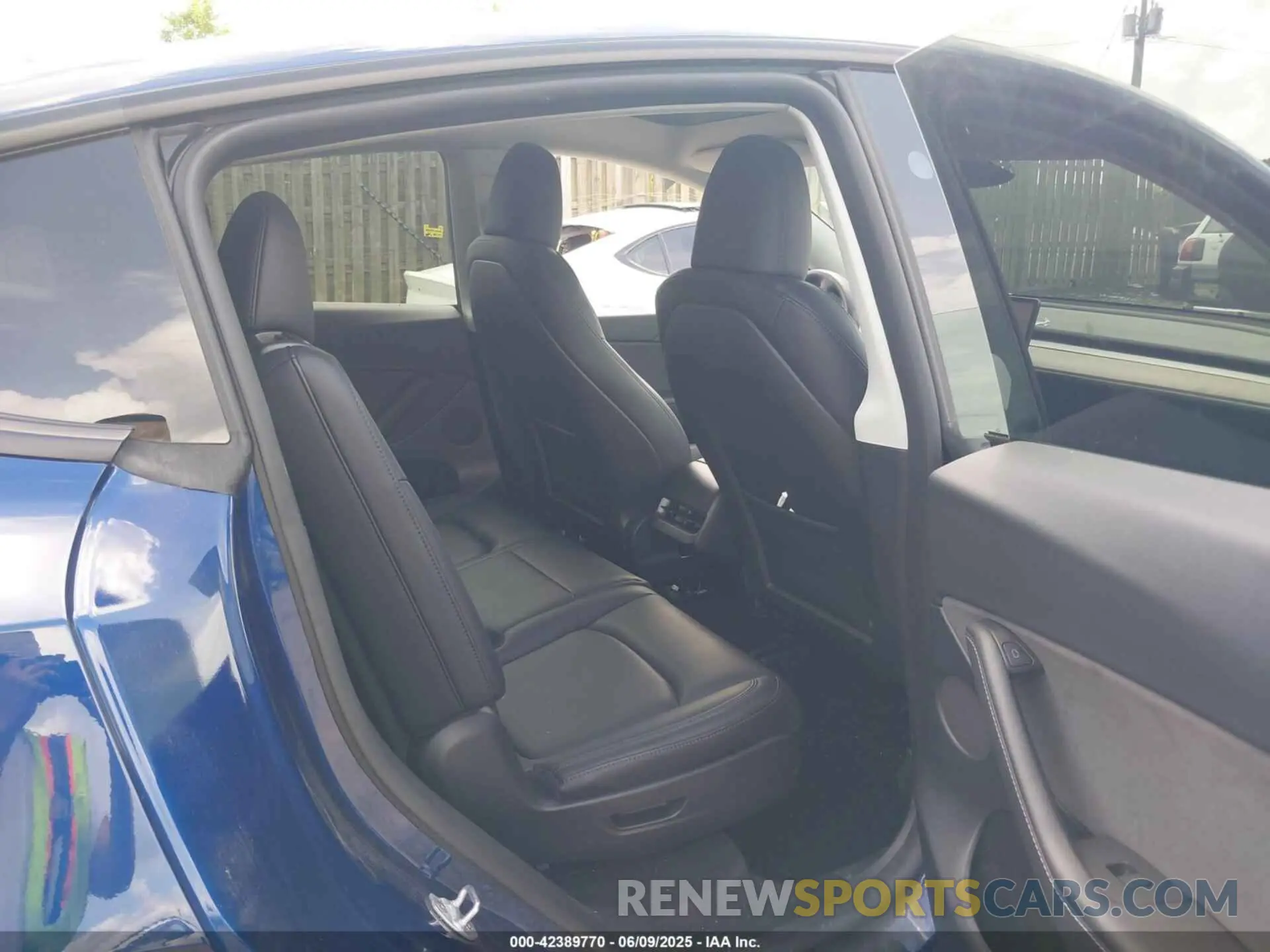 8 Фотография поврежденного автомобиля 7SAYGAEE7RF156787 TESLA MODEL Y 2024