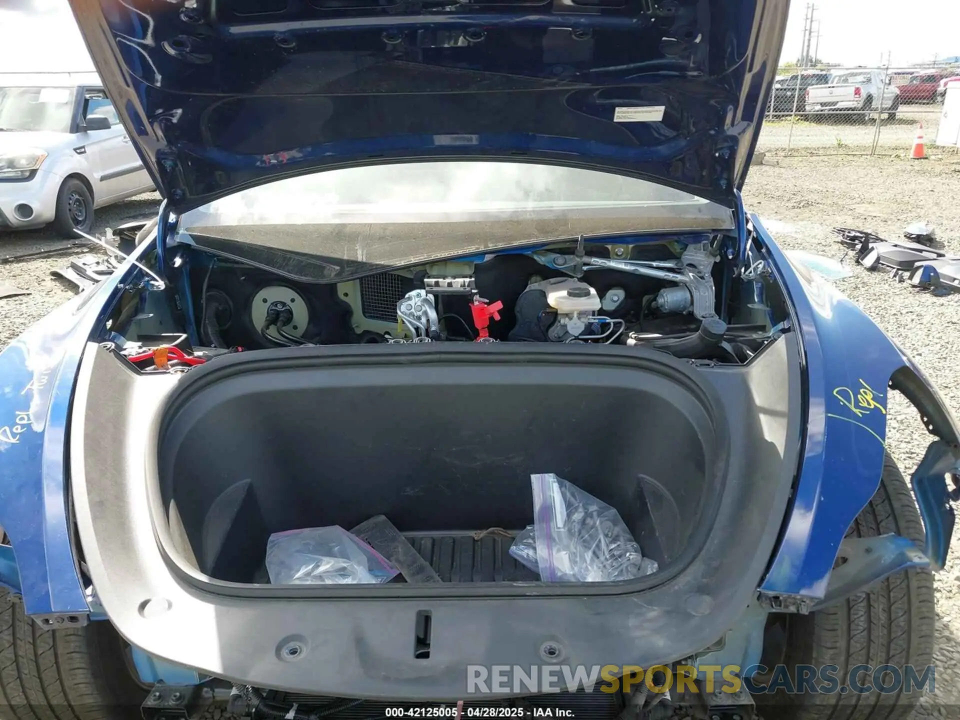 10 Photograph of a damaged car 7SAYGAEE7RF991627 TESLA MODEL Y 2024