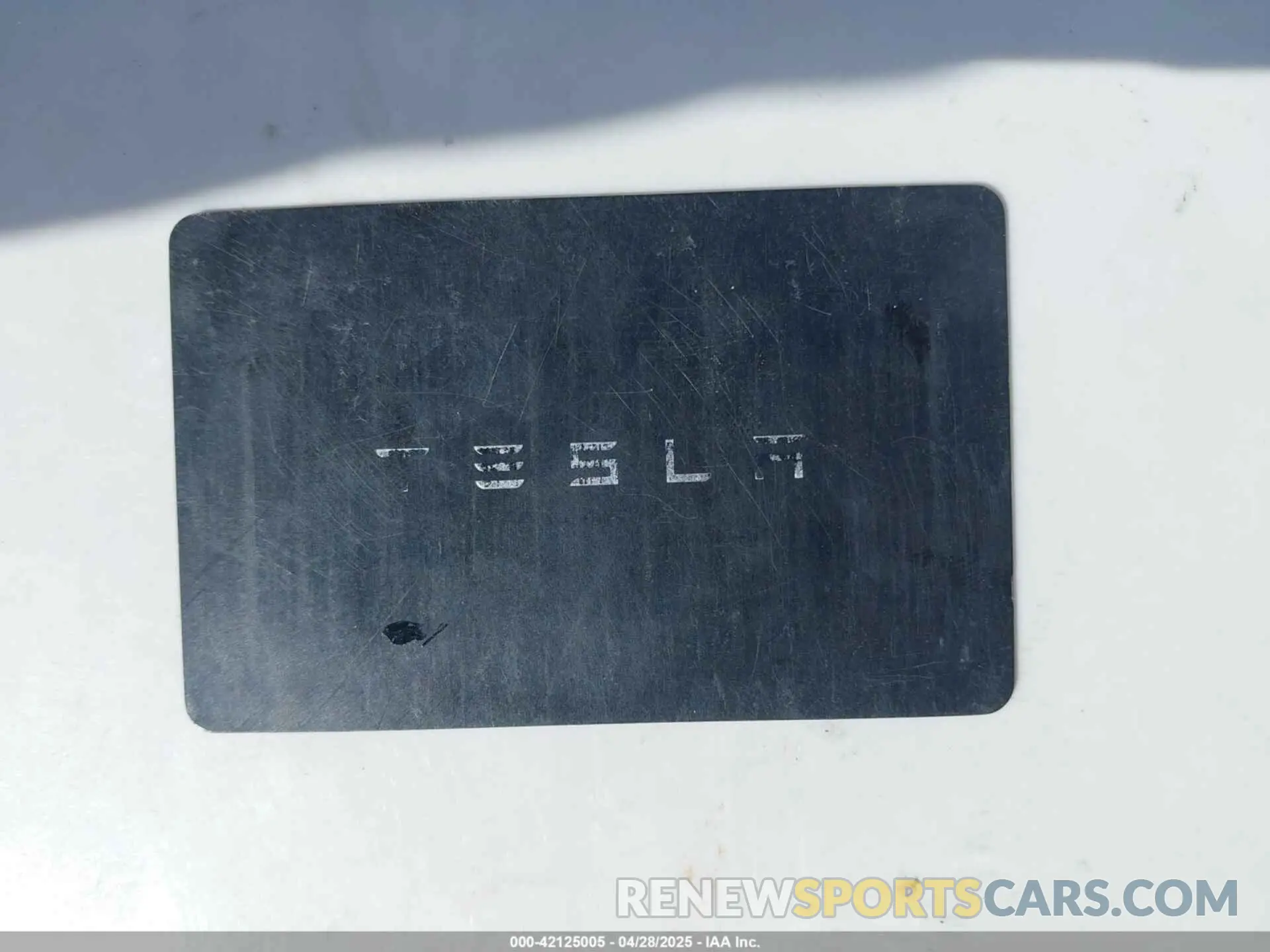 11 Photograph of a damaged car 7SAYGAEE7RF991627 TESLA MODEL Y 2024